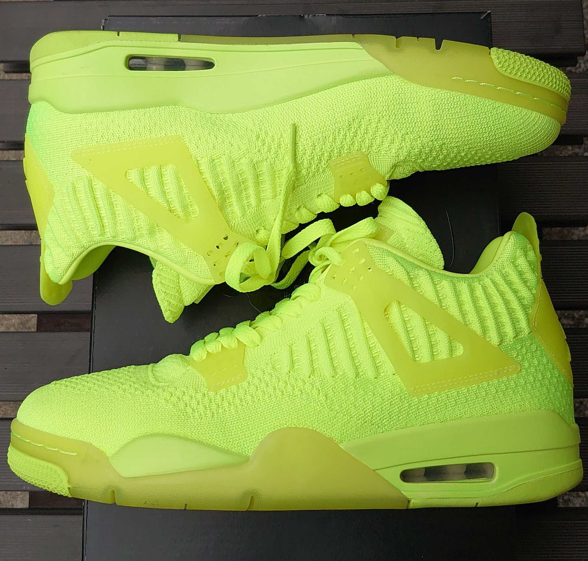 NIKE AIR JORDAN 4 RETRO FLYKNIT VOLT