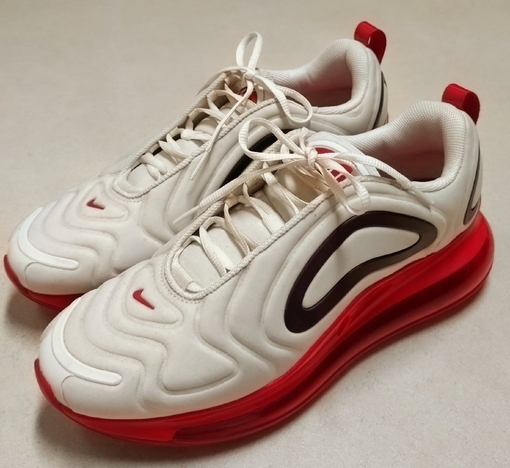 Nike Women's Air Max 720 "White Hyper Crimson"