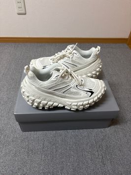 バレンシアガ バウンサー (ディフェンダー) スニーカー "ライトベージュ"