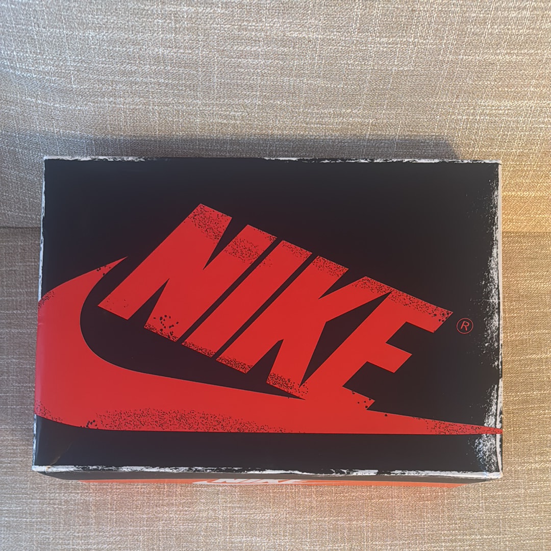 Nike Air Jordan 1 Retro High OG "UNC Reimagined"