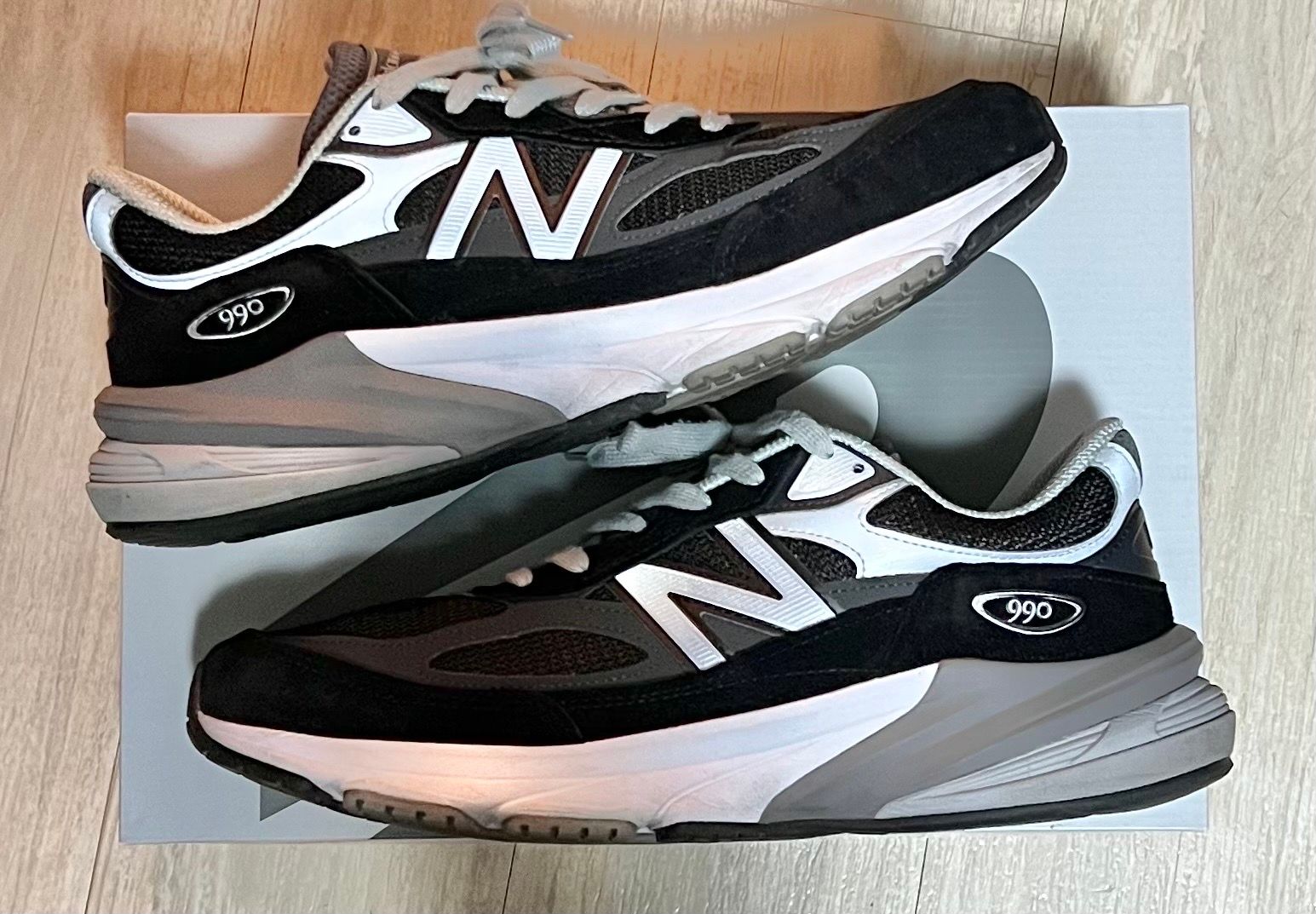 New Balance 990V6 "Black" (Heel NB Logo)