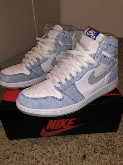 Nike Air Jordan 1 High OG "Hyper Royal"
