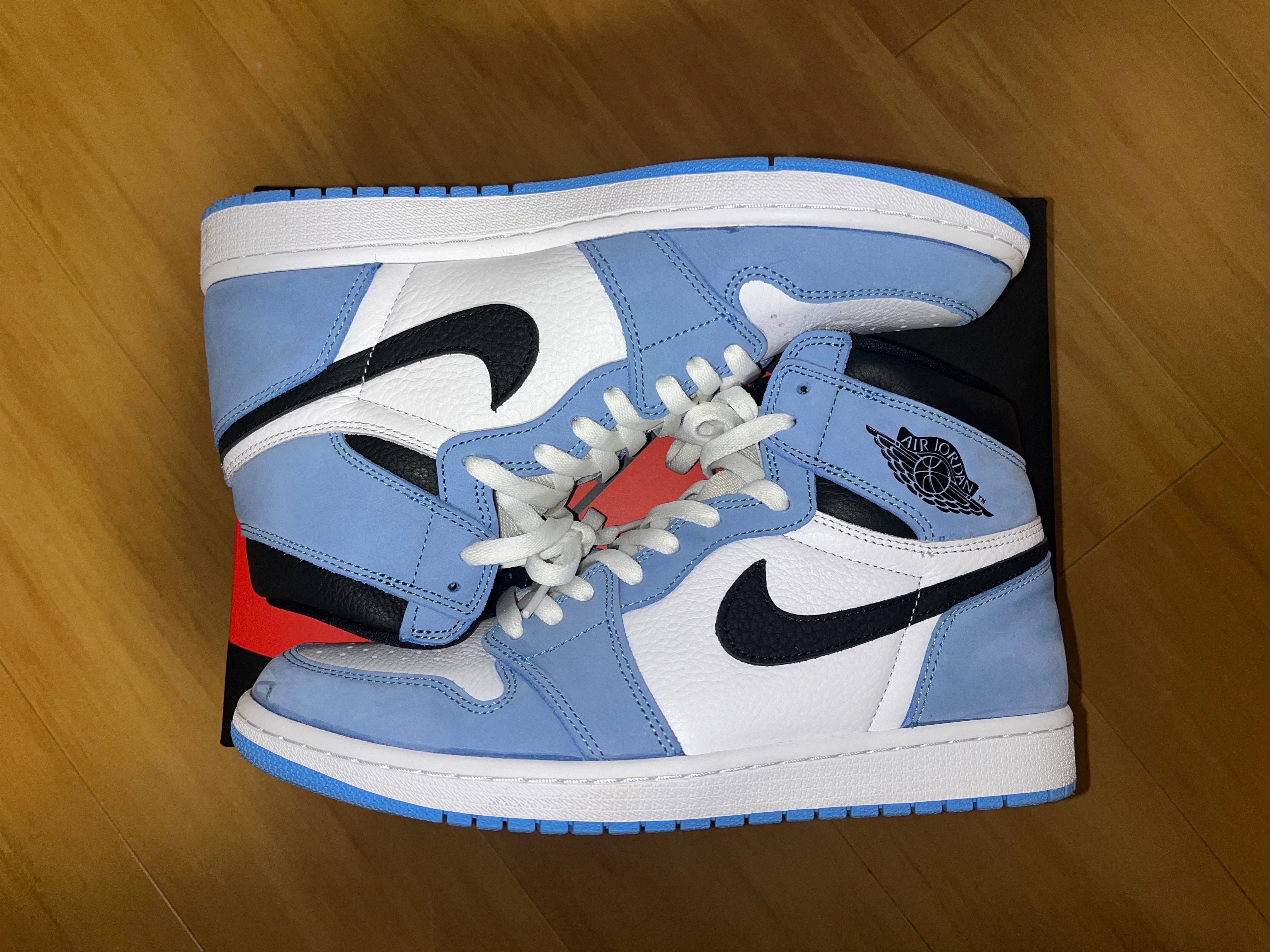 Nike Air Jordan 1 High OG "University Blue"