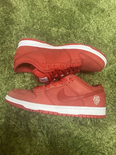 Girls Don't Cry × Nike SB Dunk Low Pro QS "Red" / VERDY