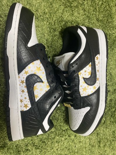 Supreme × Nike SB Dunk Low OG QS Gold Stars "White/Black"