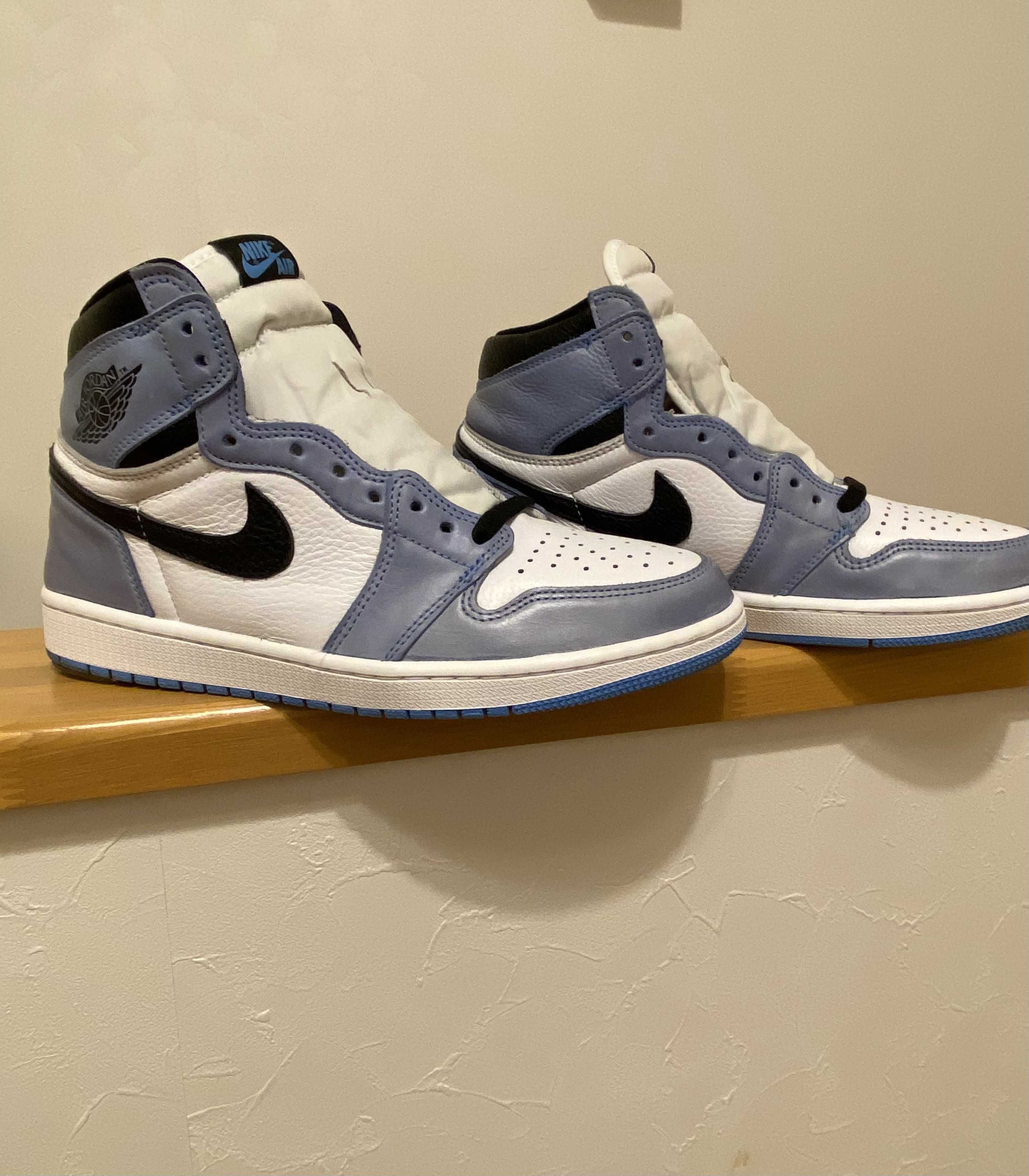 Nike Air Jordan 1 High OG "University Blue"