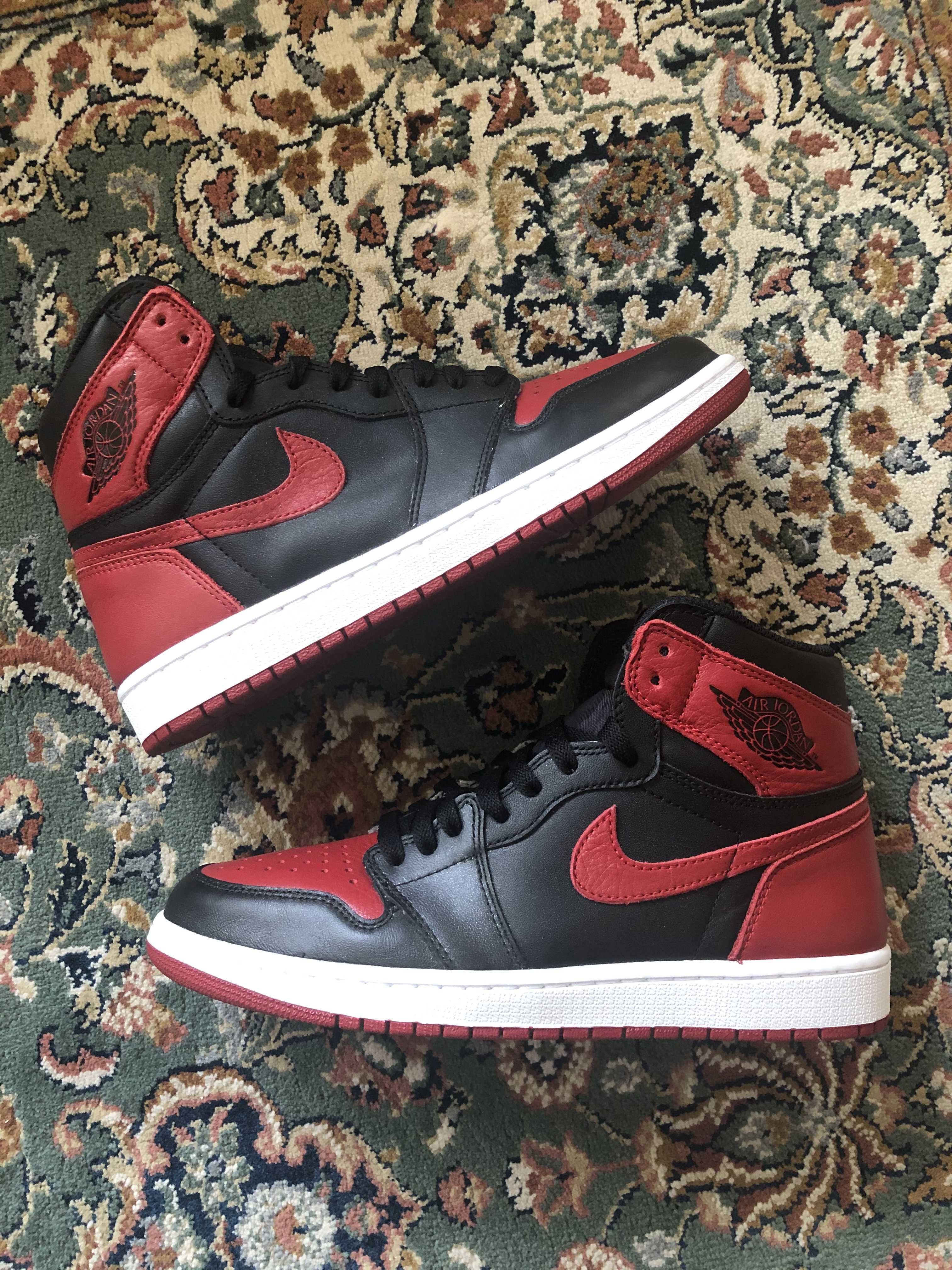 Nike Air Jordan 1 Retro High OG "Bred/Banned" (2016)