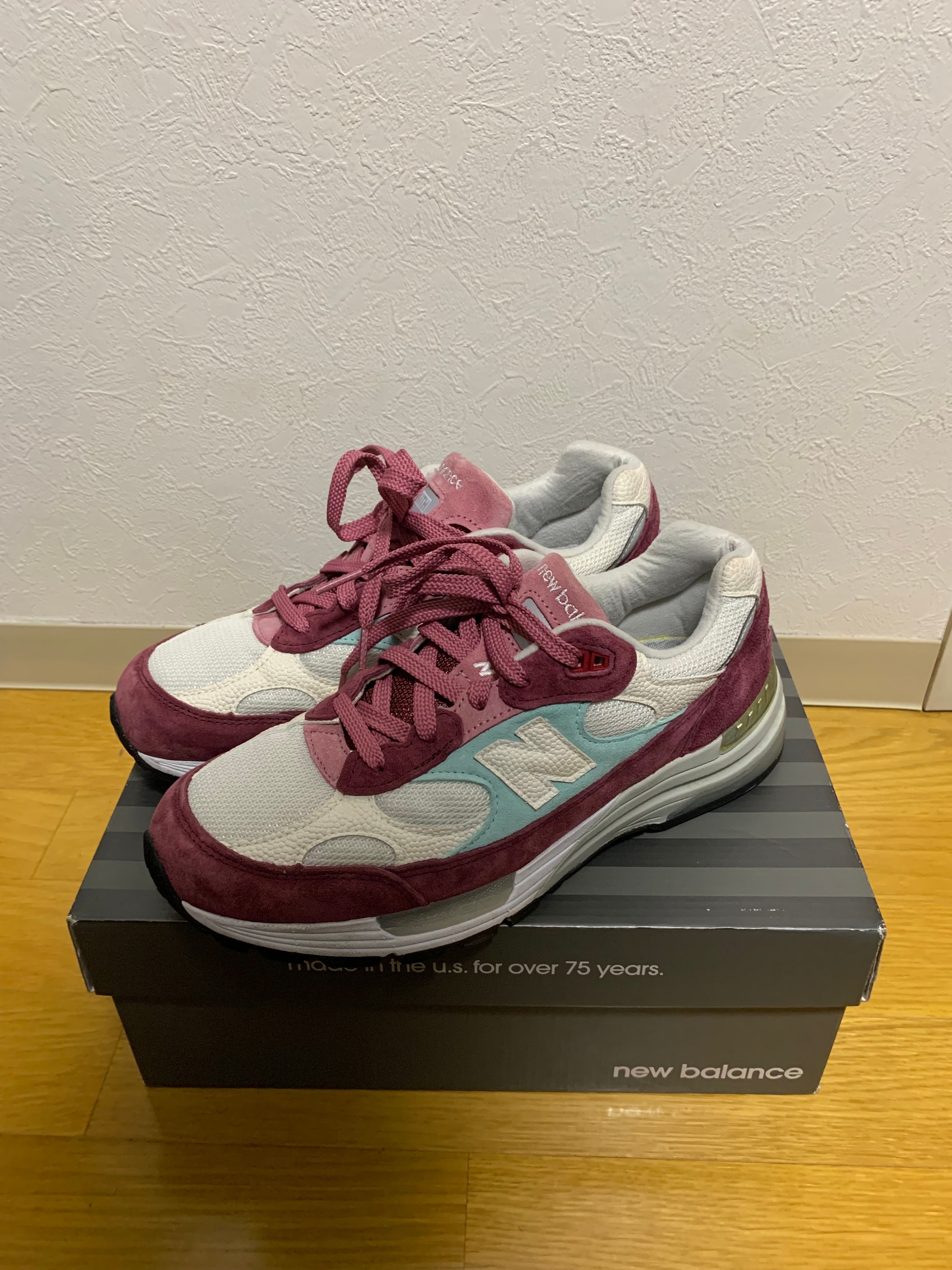 KITH × New Balance 992 Kithmas "Burgundy/White"