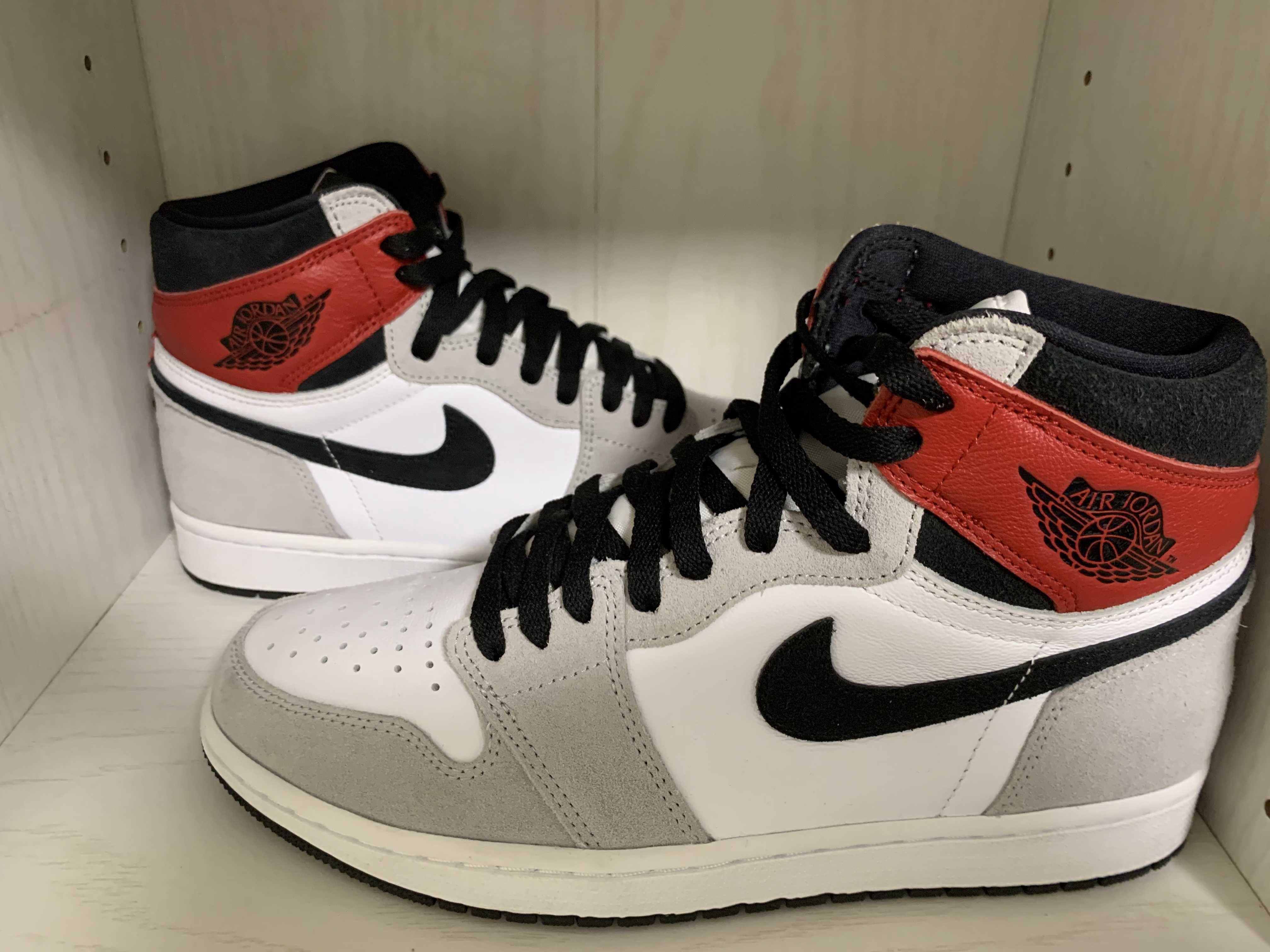 Nike Air Jordan 1 High OG "White/Black/Light Smoke Grey"