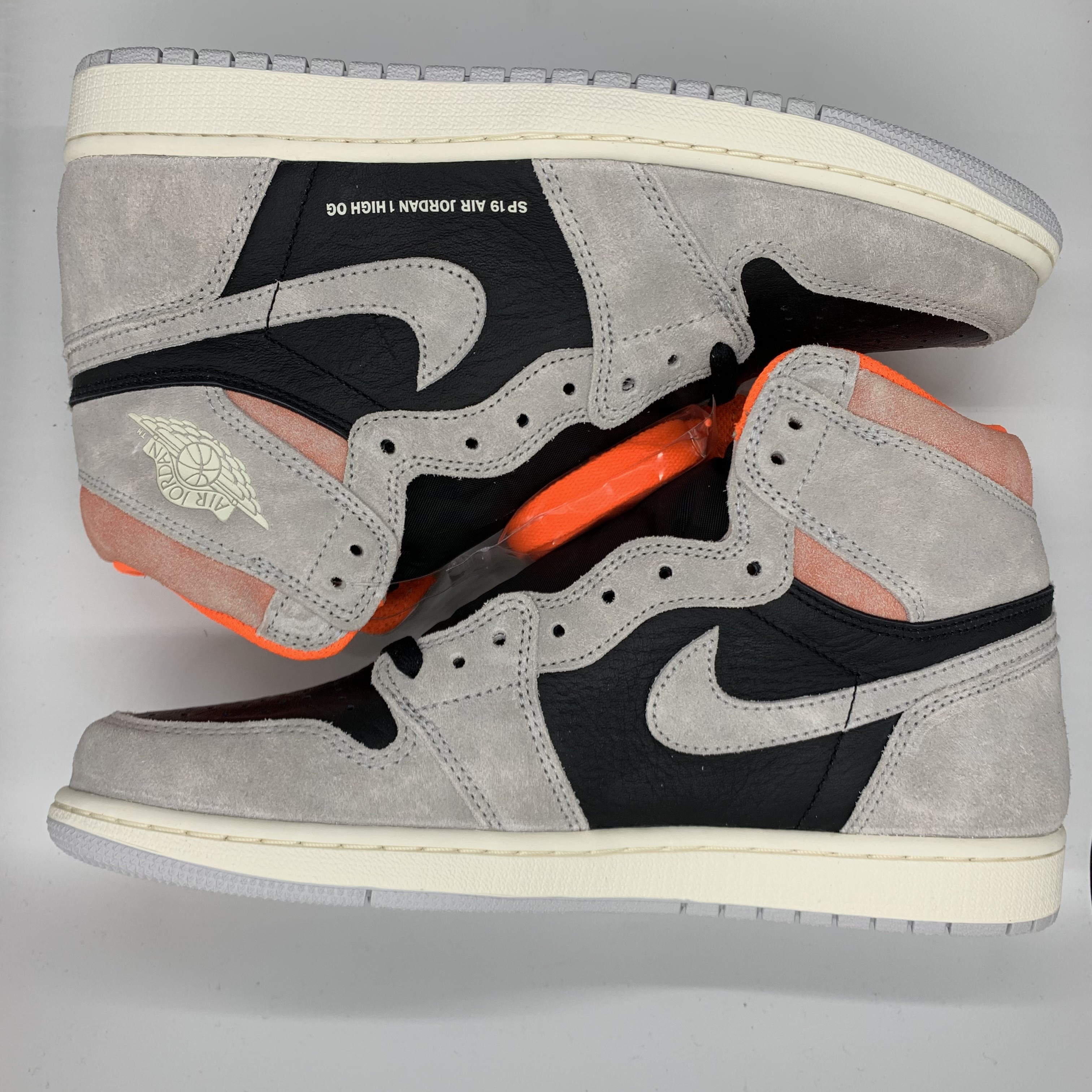 Nike Air Jordan 1 Retro High OG "Hyper Crimson"