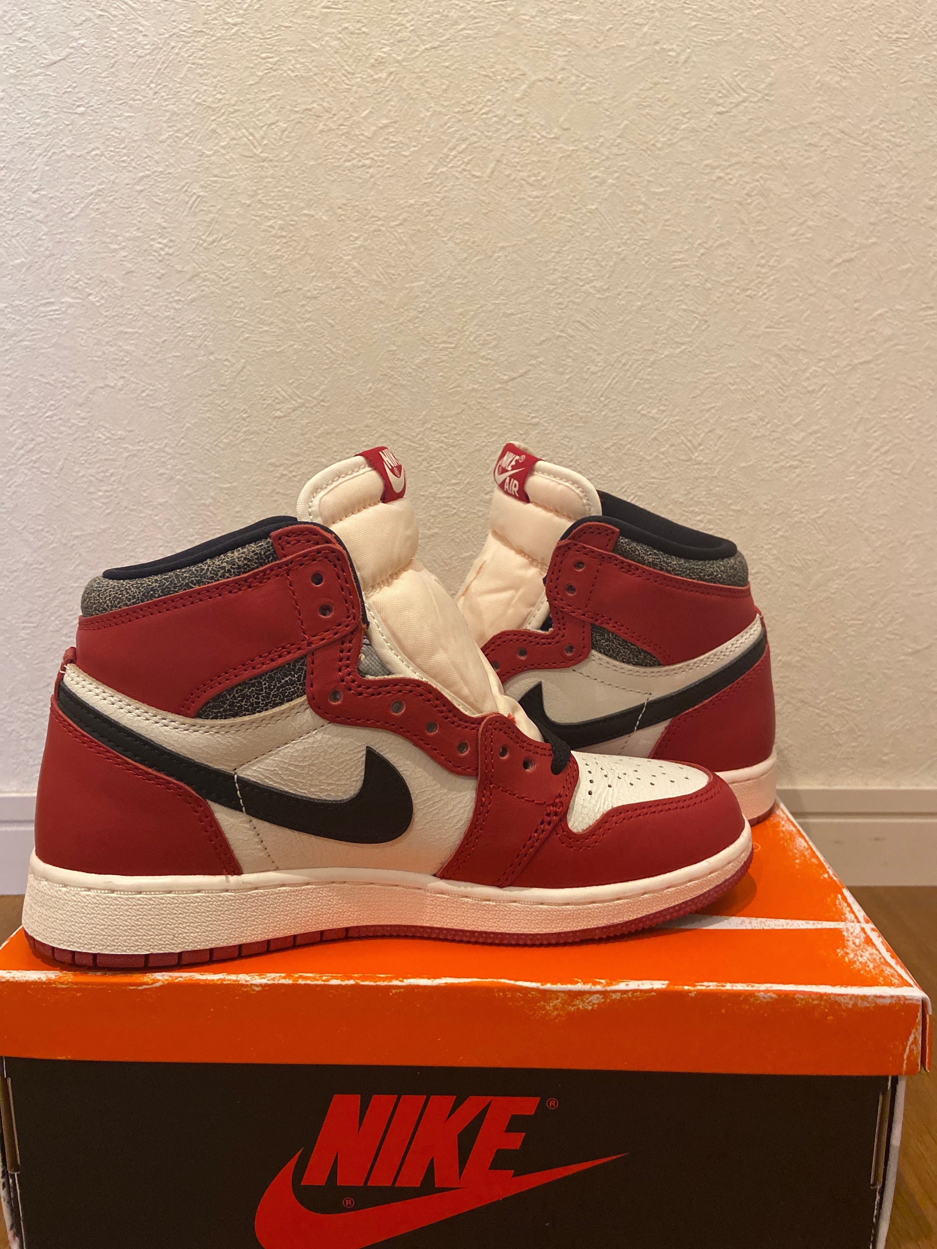 Nike GS Air Jordan 1 High OG "Lost & Found/Chicago"