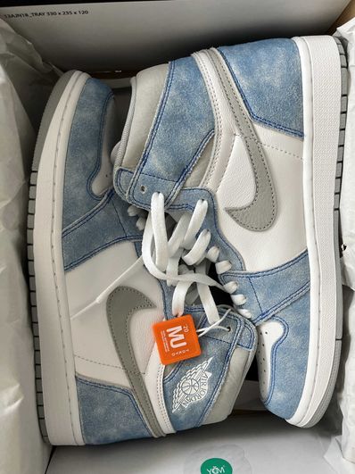 Nike Air Jordan 1 High OG "Hyper Royal"