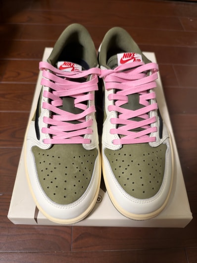 Travis Scott × Nike Air Jordan 1 Low OG SP "Reverse Olive"
