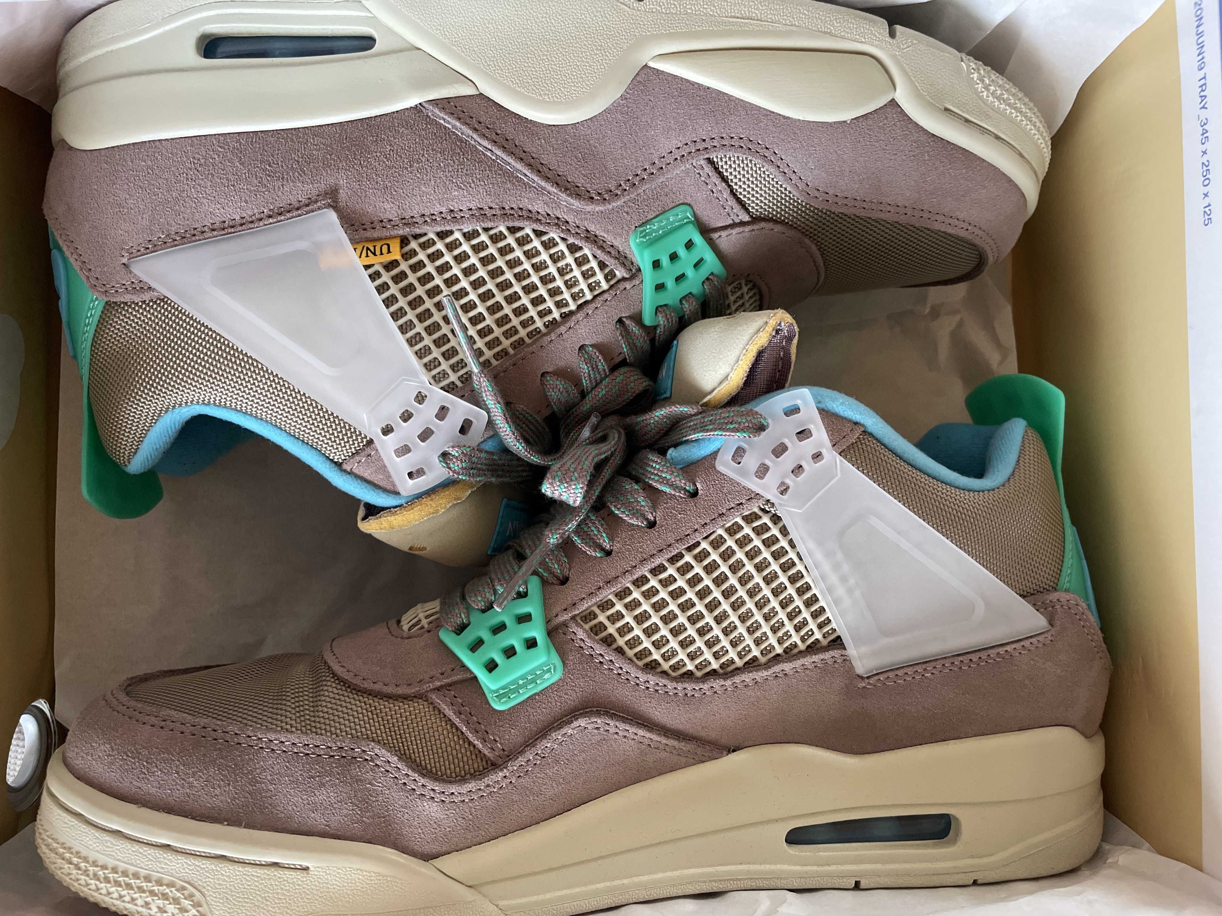 UNION × NIKE AIR JORDAN 4 SP "TAUPE HAZE"