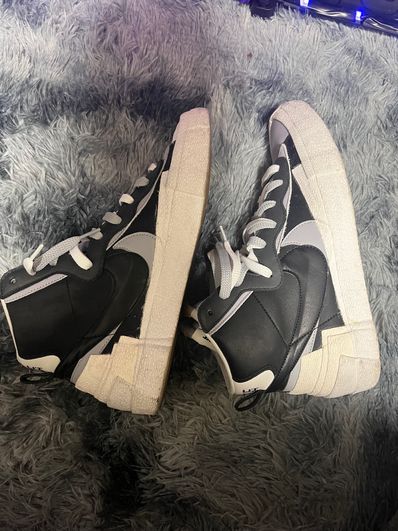 sacai × NIKE BLAZER MID "BLACK/WOLF GREY/WHITE"