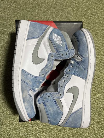 Nike Air Jordan 1 High OG "Hyper Royal"