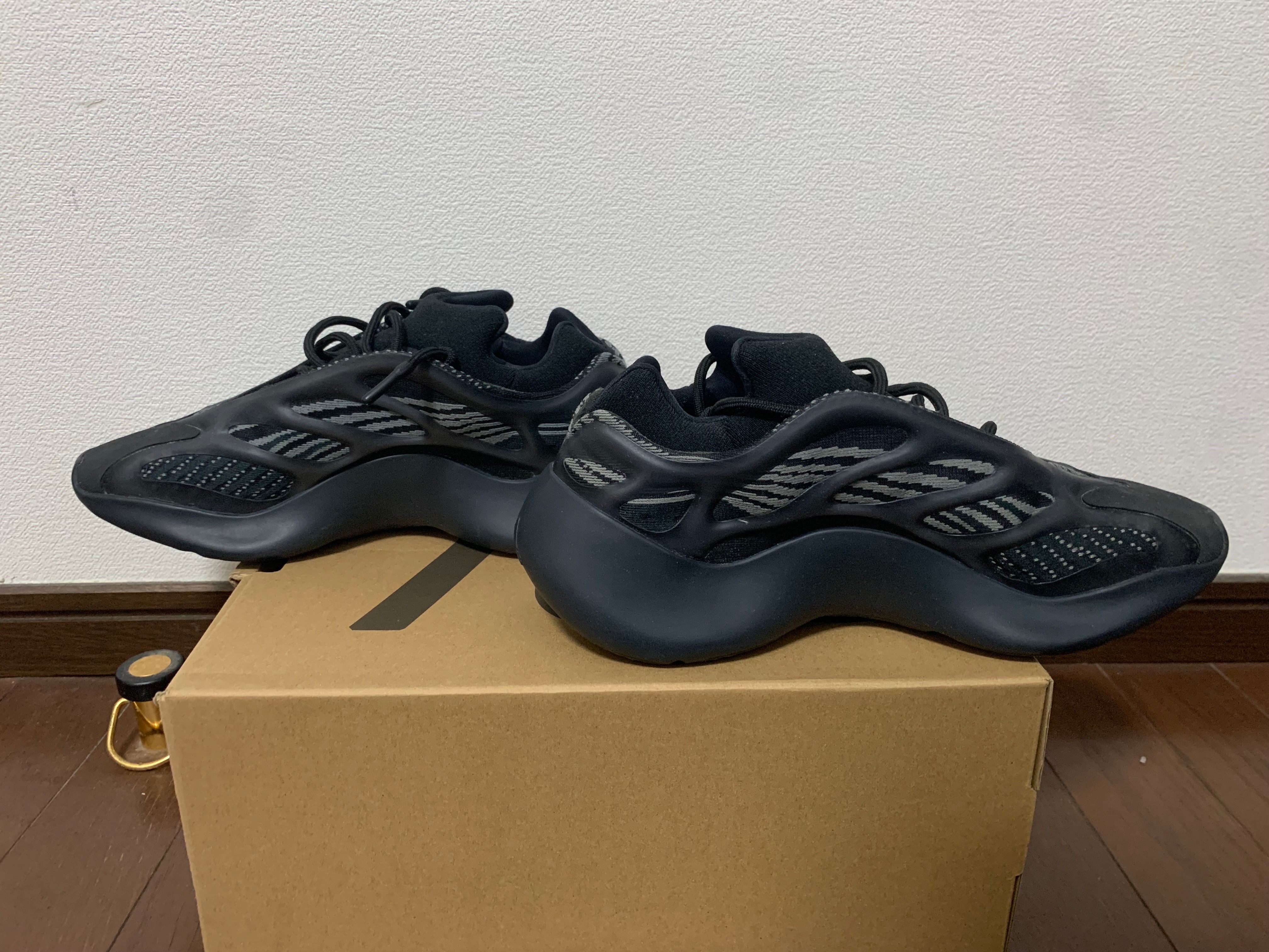 adidas YEEZY 700V3 "Alvah"