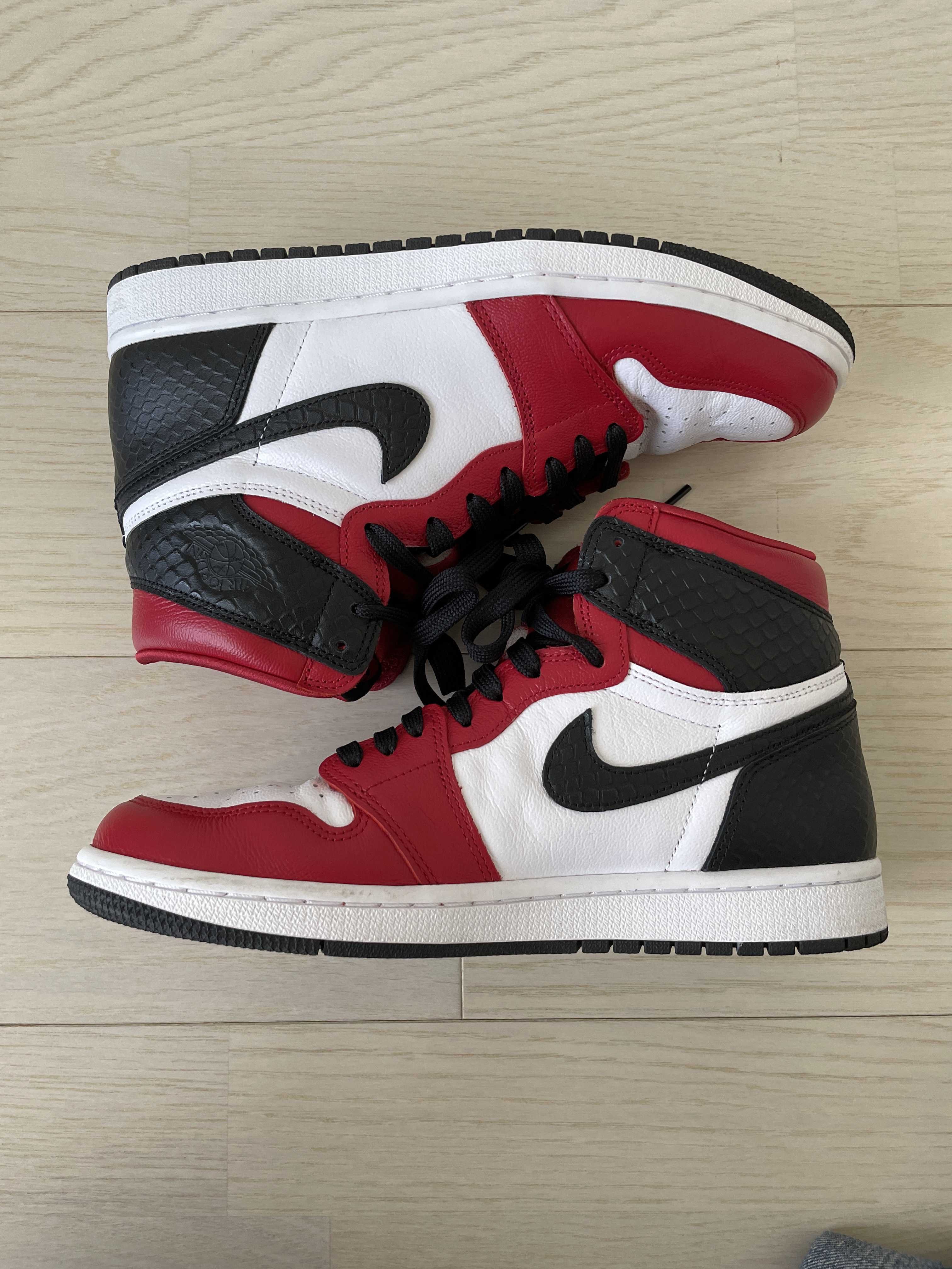 Nike Women's Air Jordan 1 High OG "Satin Red"
