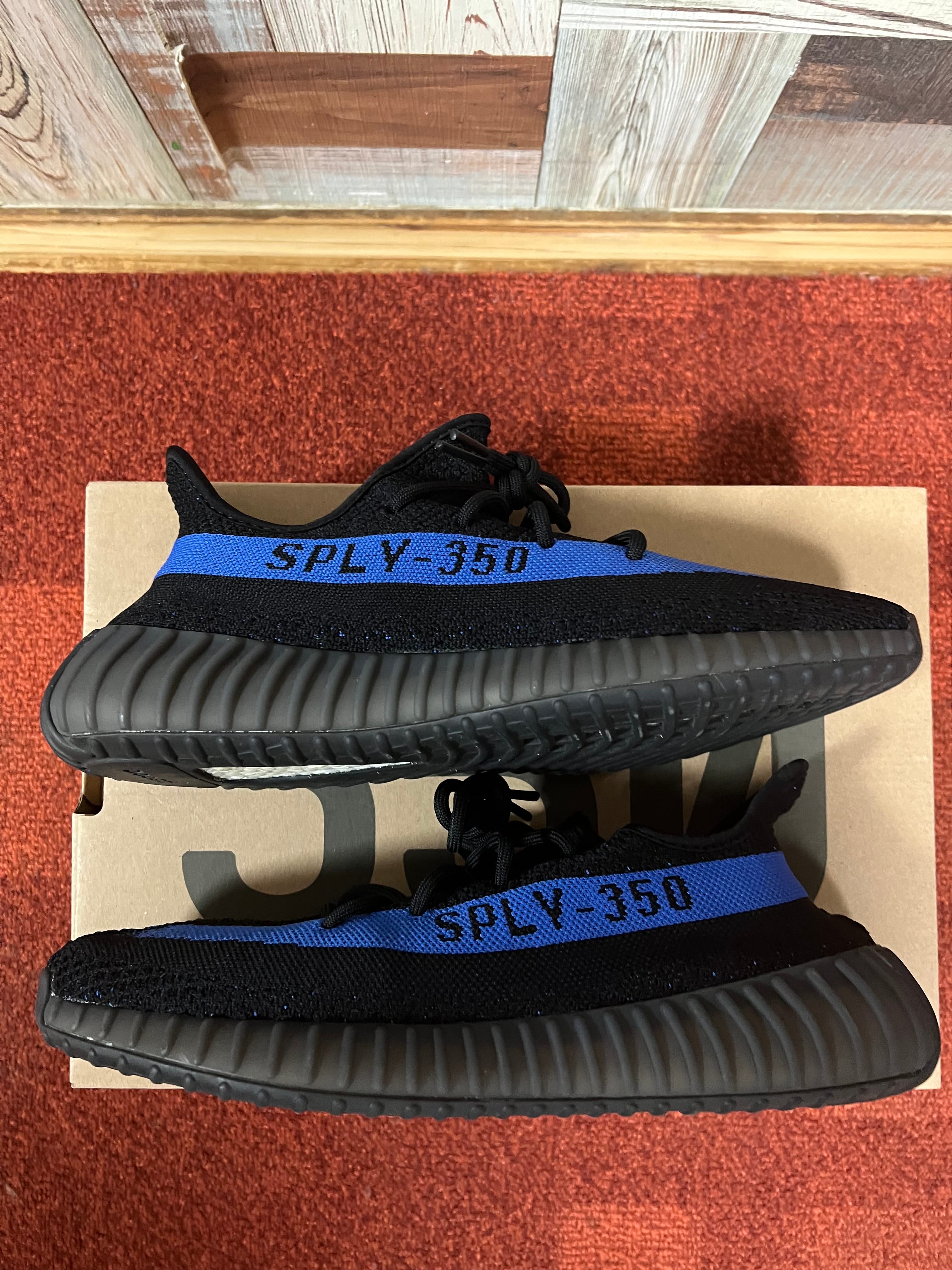 adidas YEEZY Boost 350V2 "Dazzling Blue"