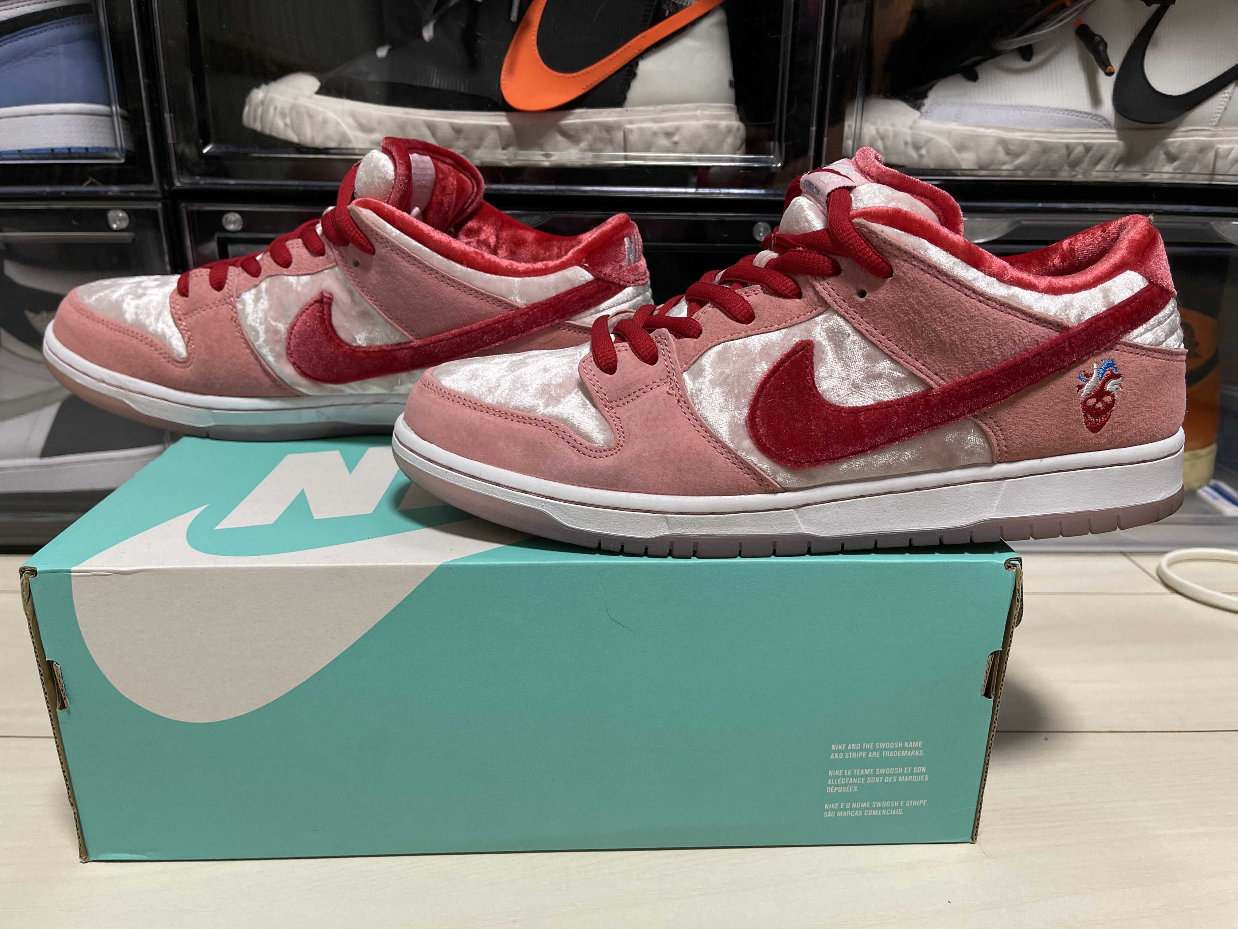 Strangelove × Nike SB Dunk Low "Valentine’s Day"