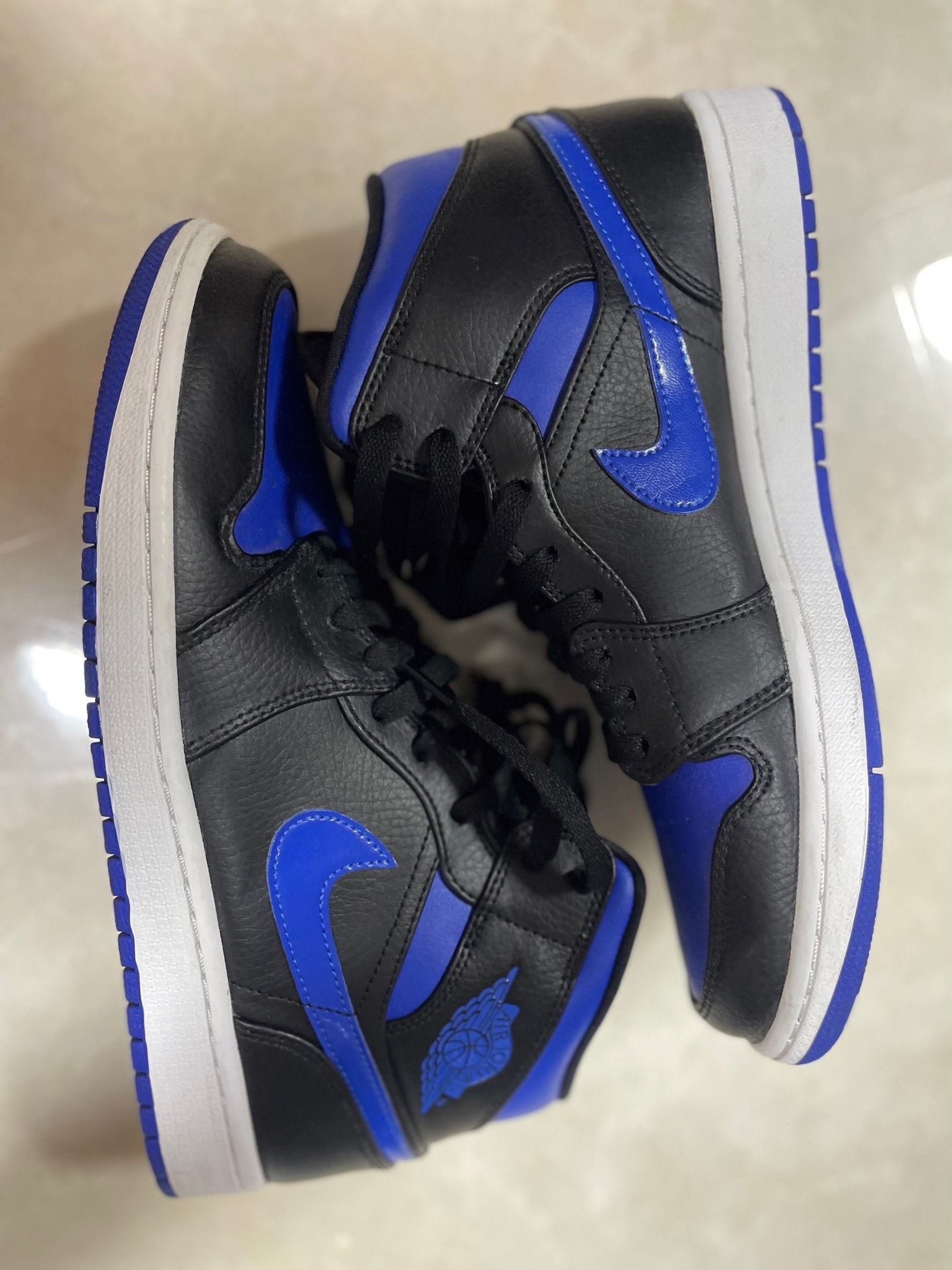 Nike Air Jordan 1 Mid "Hyper Royal"