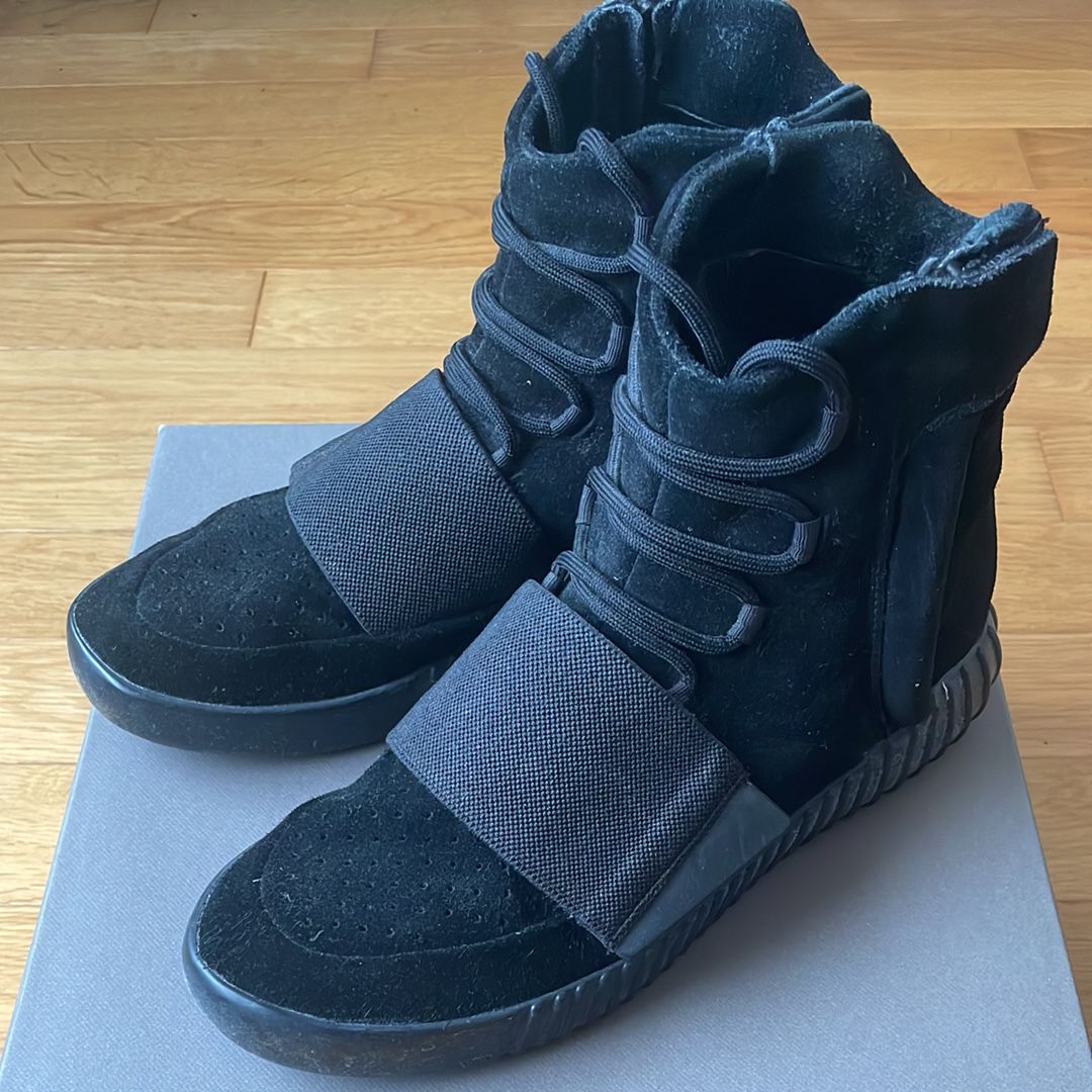 adidas YEEZY Boost 750 "Triple Black"