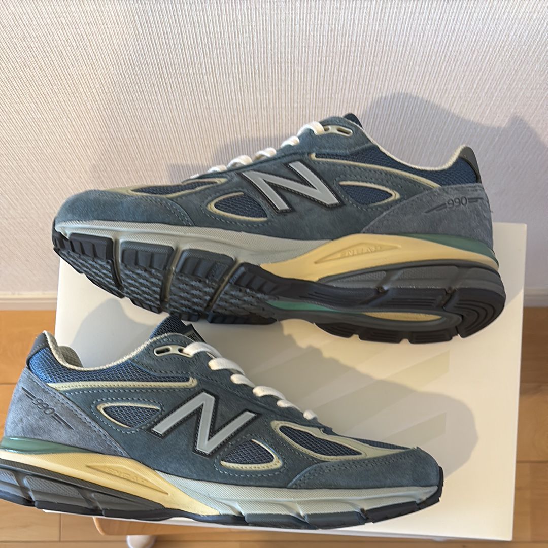 AURALEE × New Balance 990V4 "Dusty Blue"