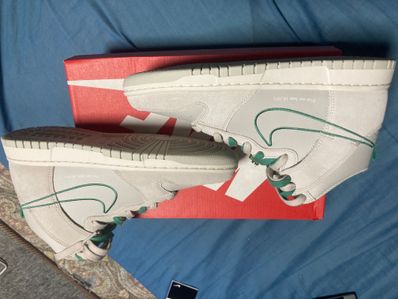 Nike Dunk High SE First Use "Light Bone/Green Noise"