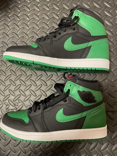 Nike Air Jordan 1 Retro High OG "Black/Pine Green" (2020)