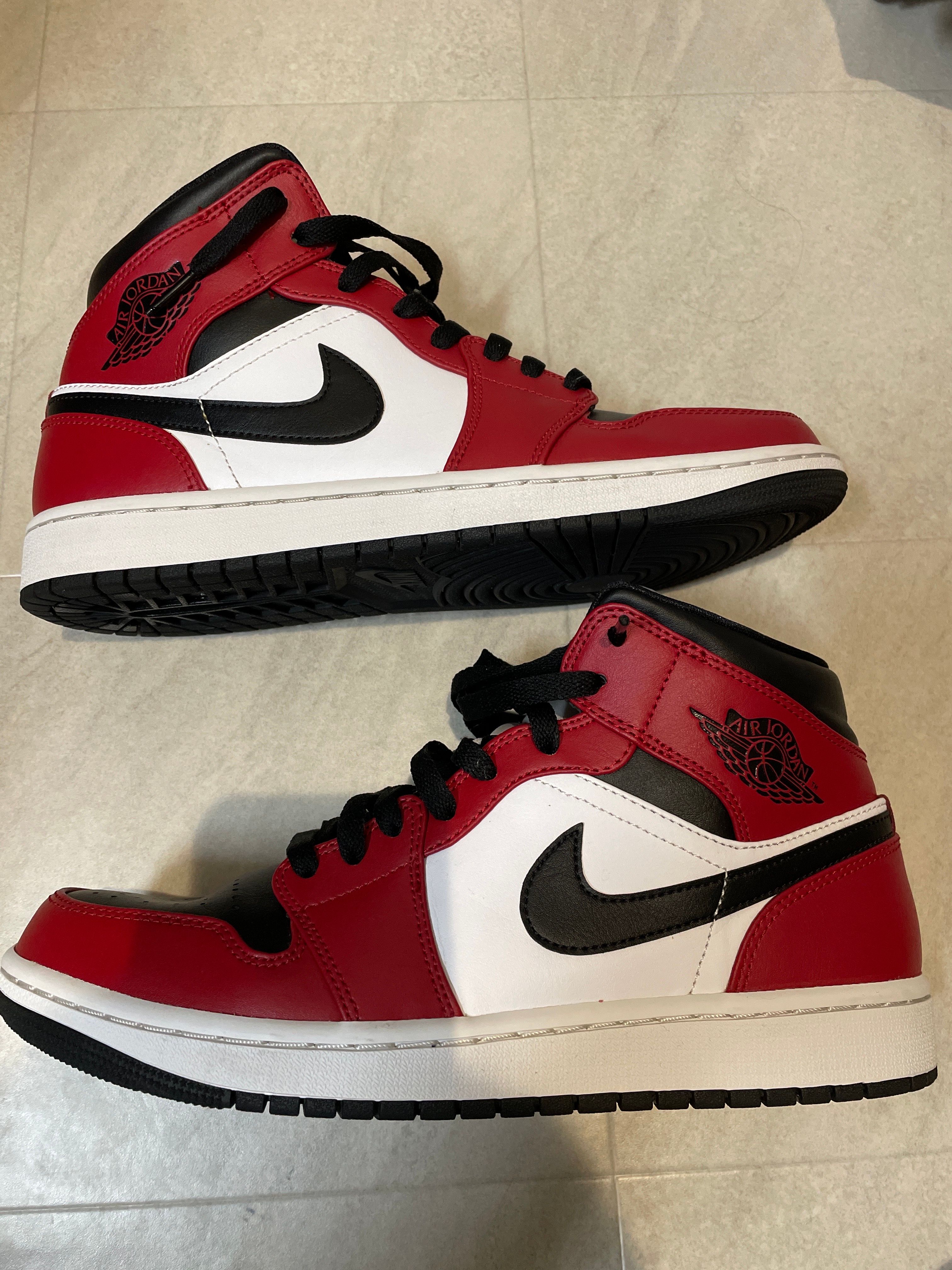 Nike Air Jordan 1 Mid "Chicago Black Toe"