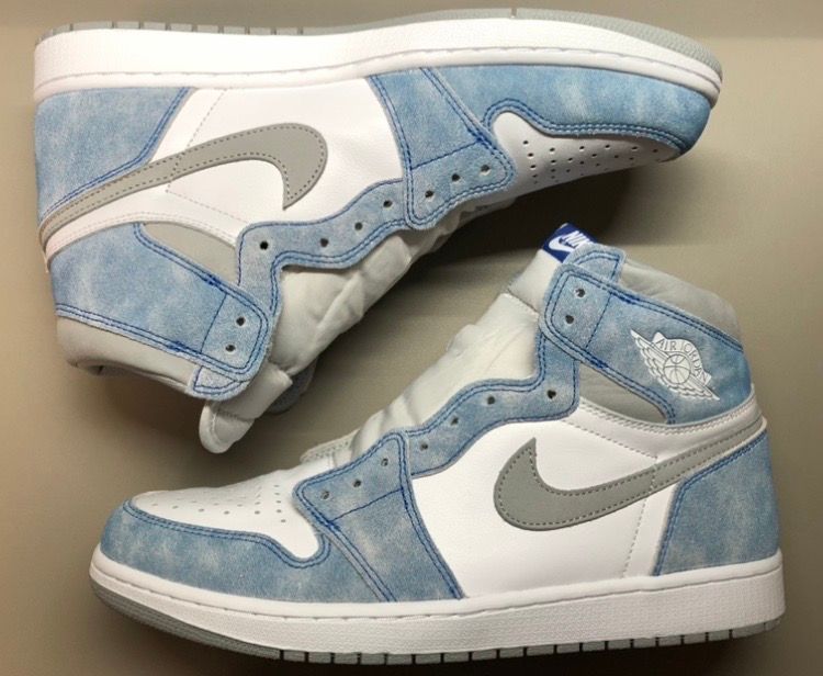 Nike Air Jordan 1 High OG "Hyper Royal"