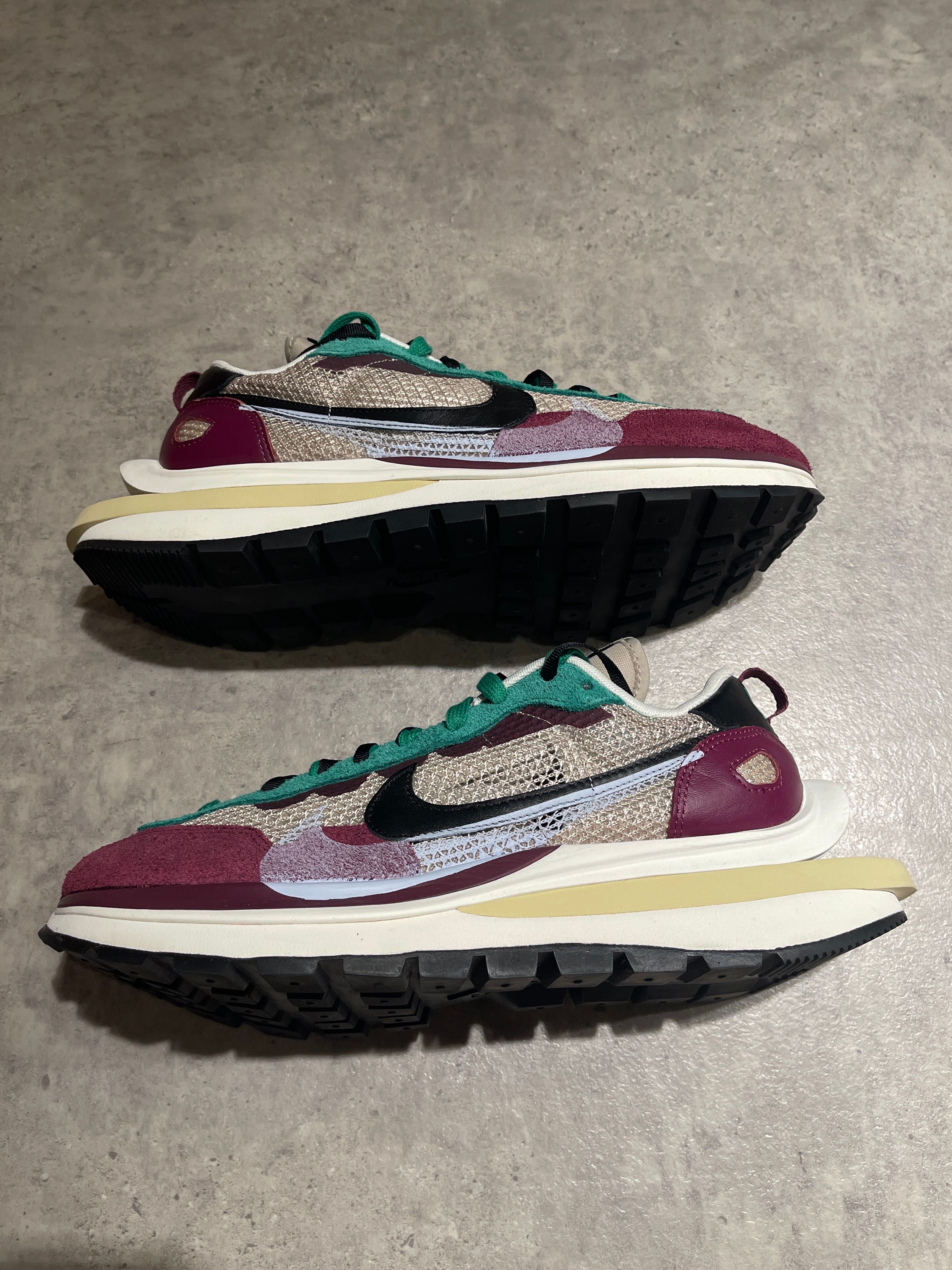 sacai × Nike Vapor Waffle "String/Red/Green"