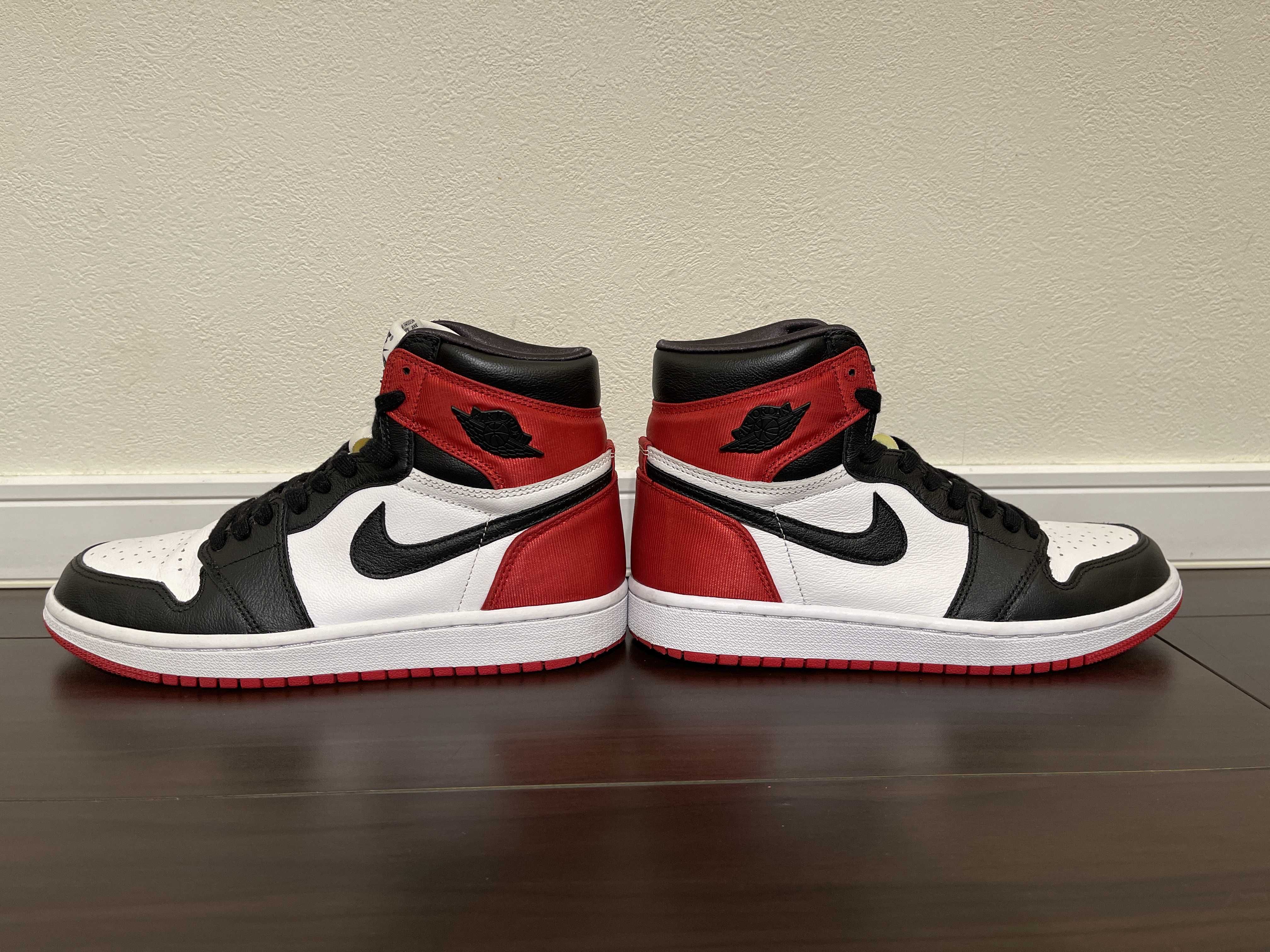 Nike Women's Air Jordan 1 Retro High "Satin Black Toe"