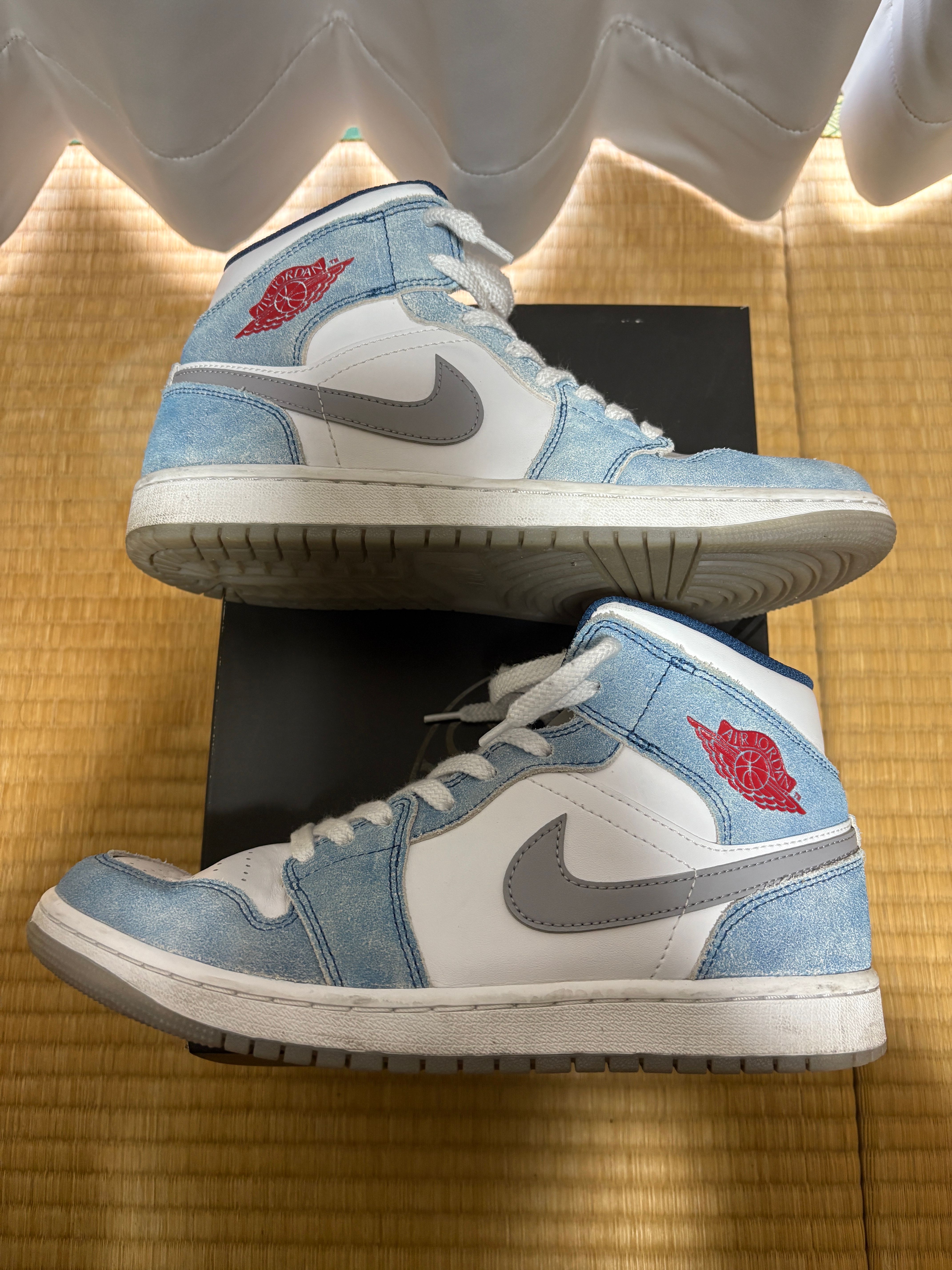 Nike Air Jordan 1 Mid SE "White/Hyper Royal/Red"