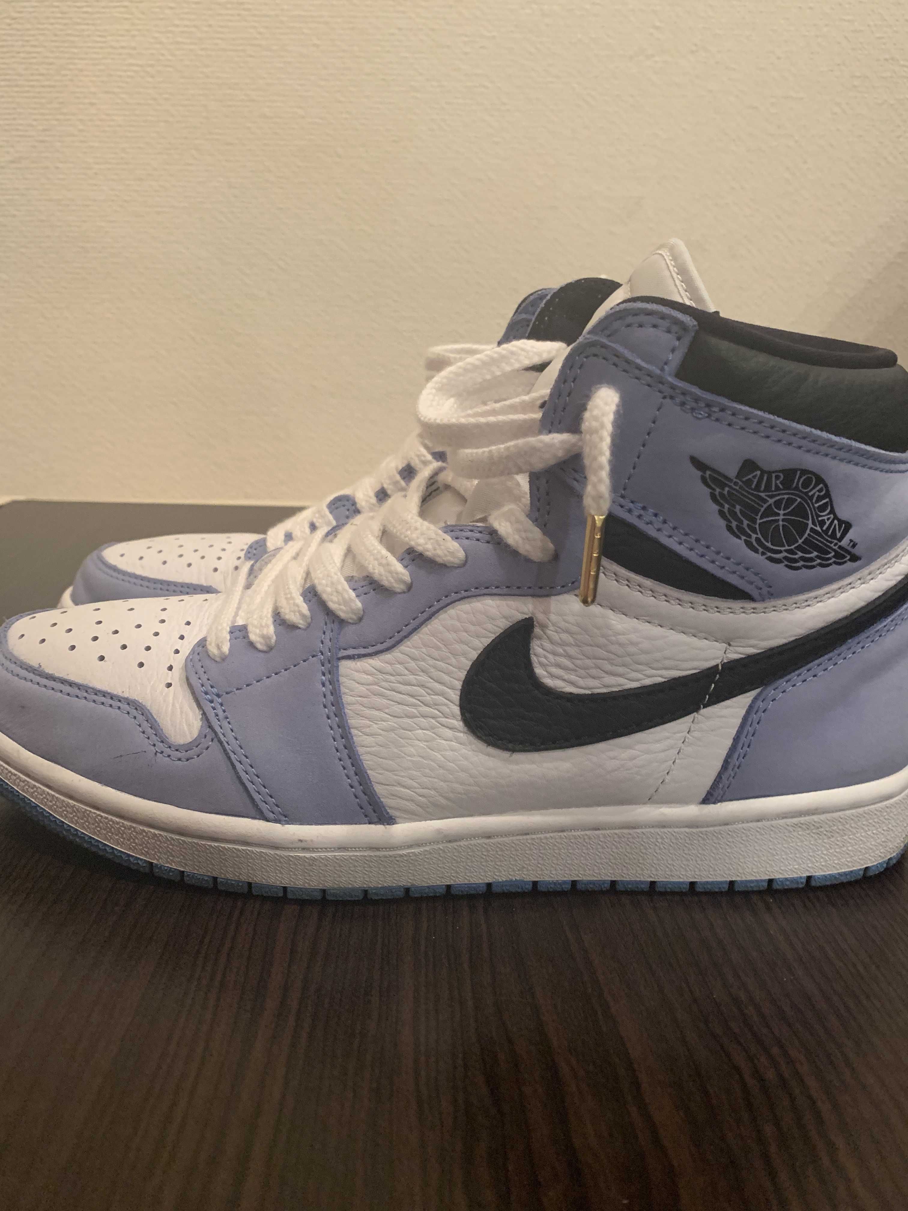 Nike Air Jordan 1 High OG "University Blue"