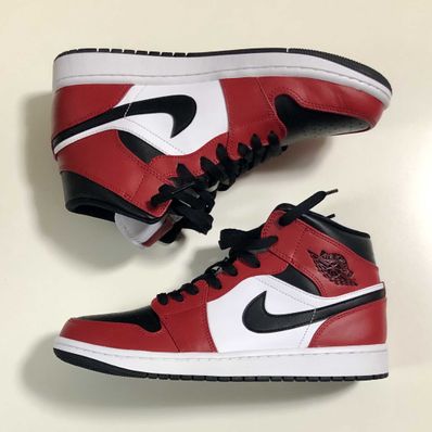 Nike Air Jordan 1 Mid "Chicago Black Toe"