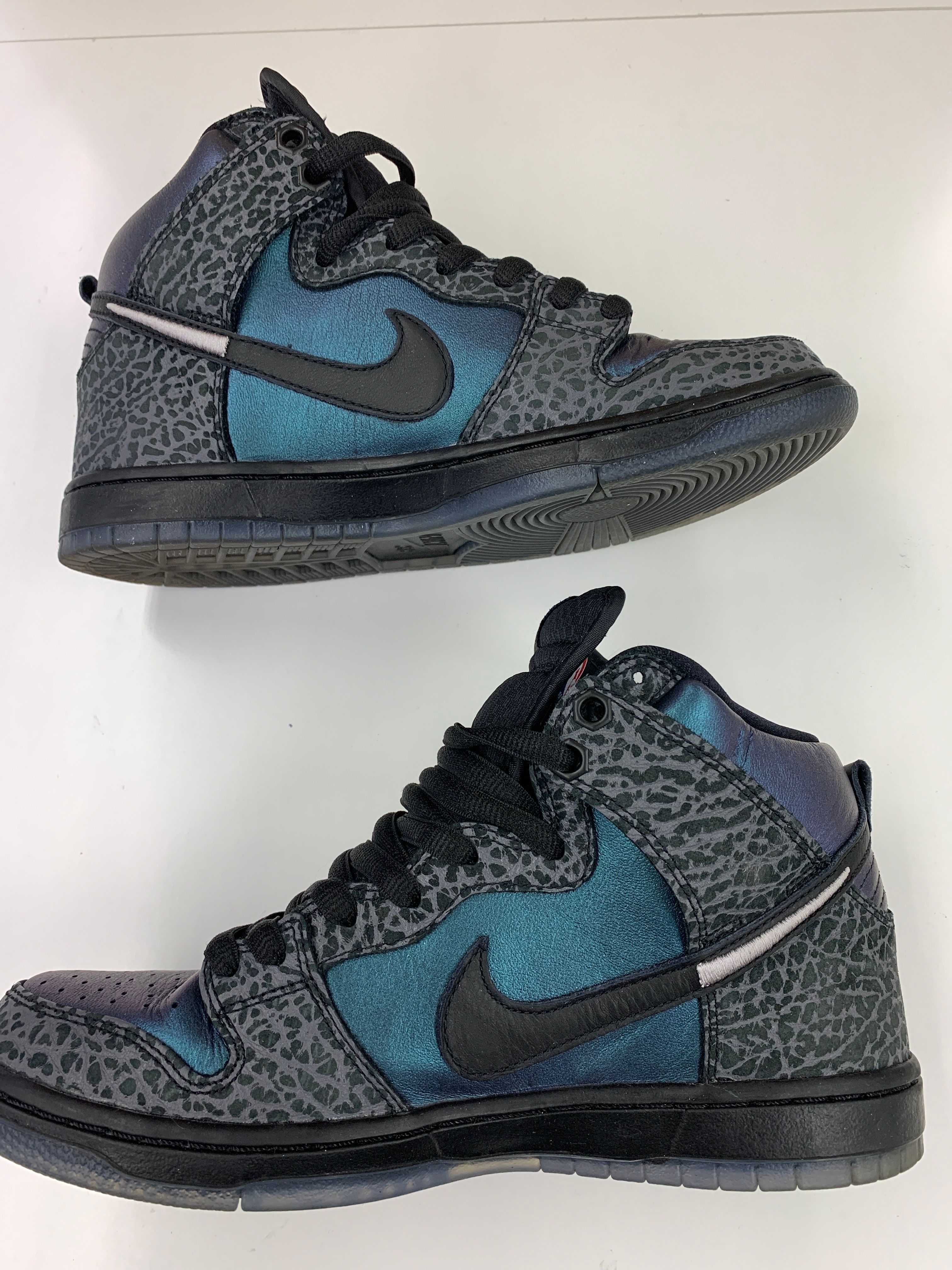 Black Sheep × Nike SB Dunk High "Black Hornet"