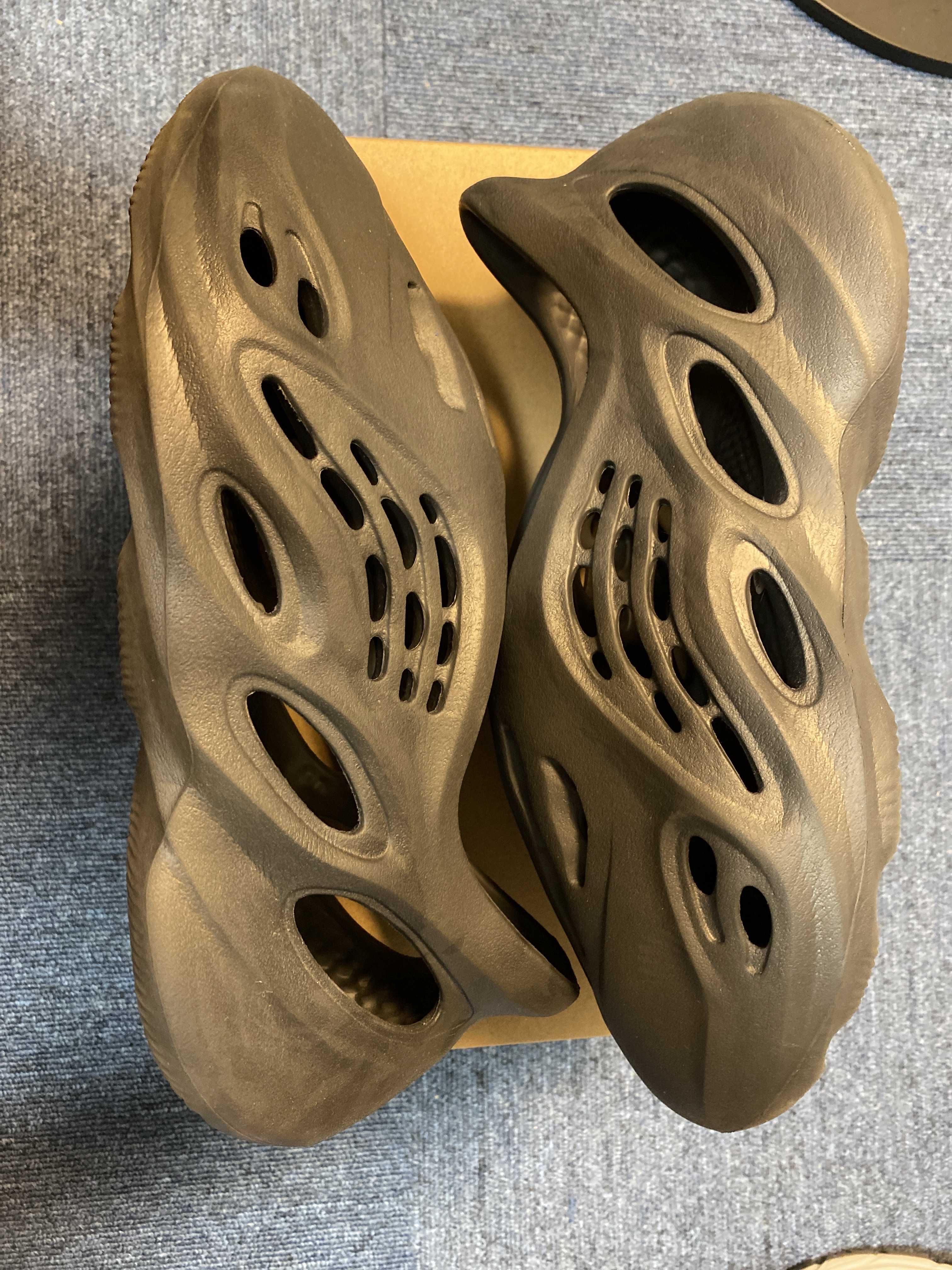 adidas YEEZY Foam Runner "Onyx"