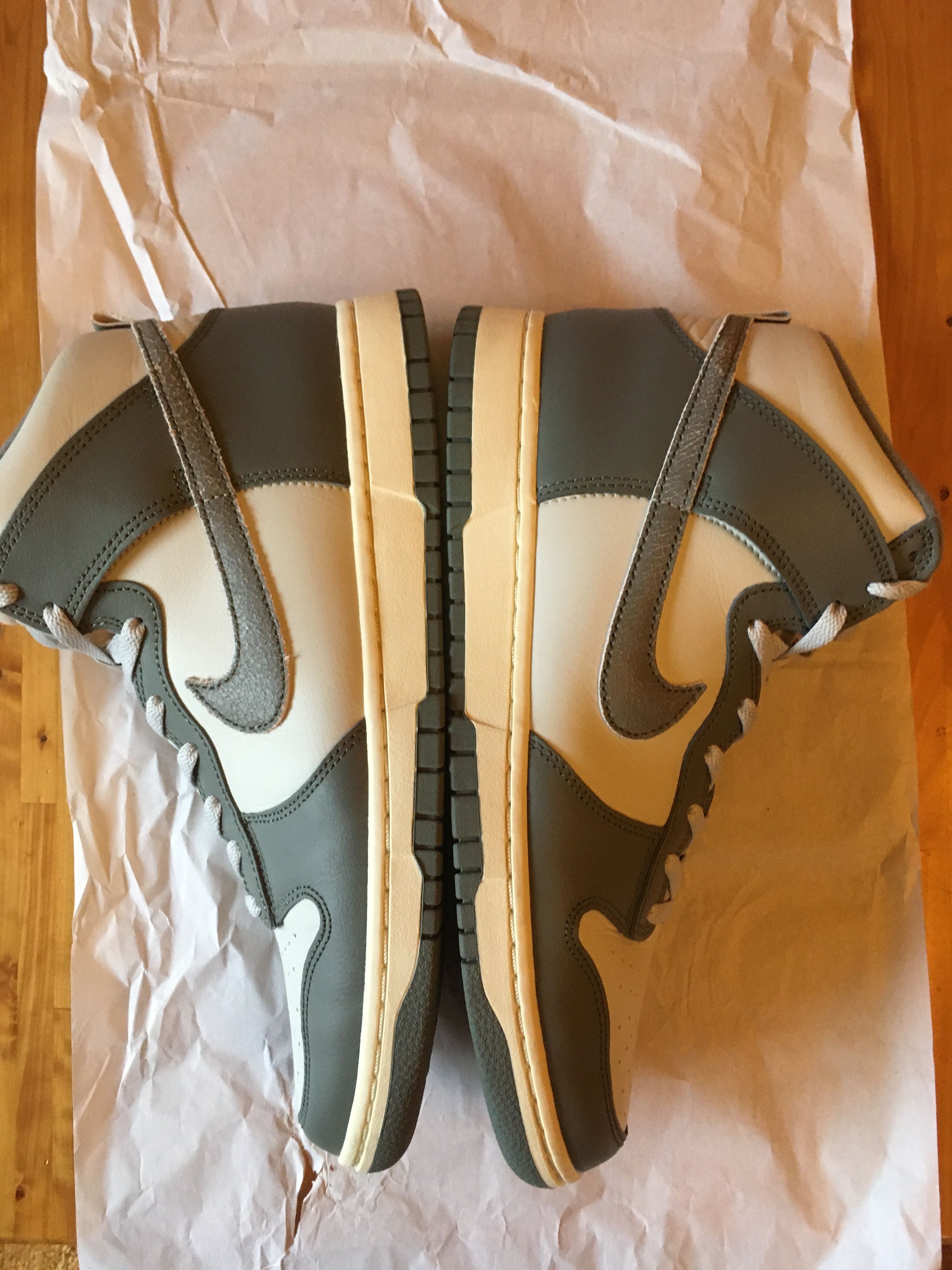 Nike Dunk High Retro SE Vintage "Light Bone and Tumbled Grey"