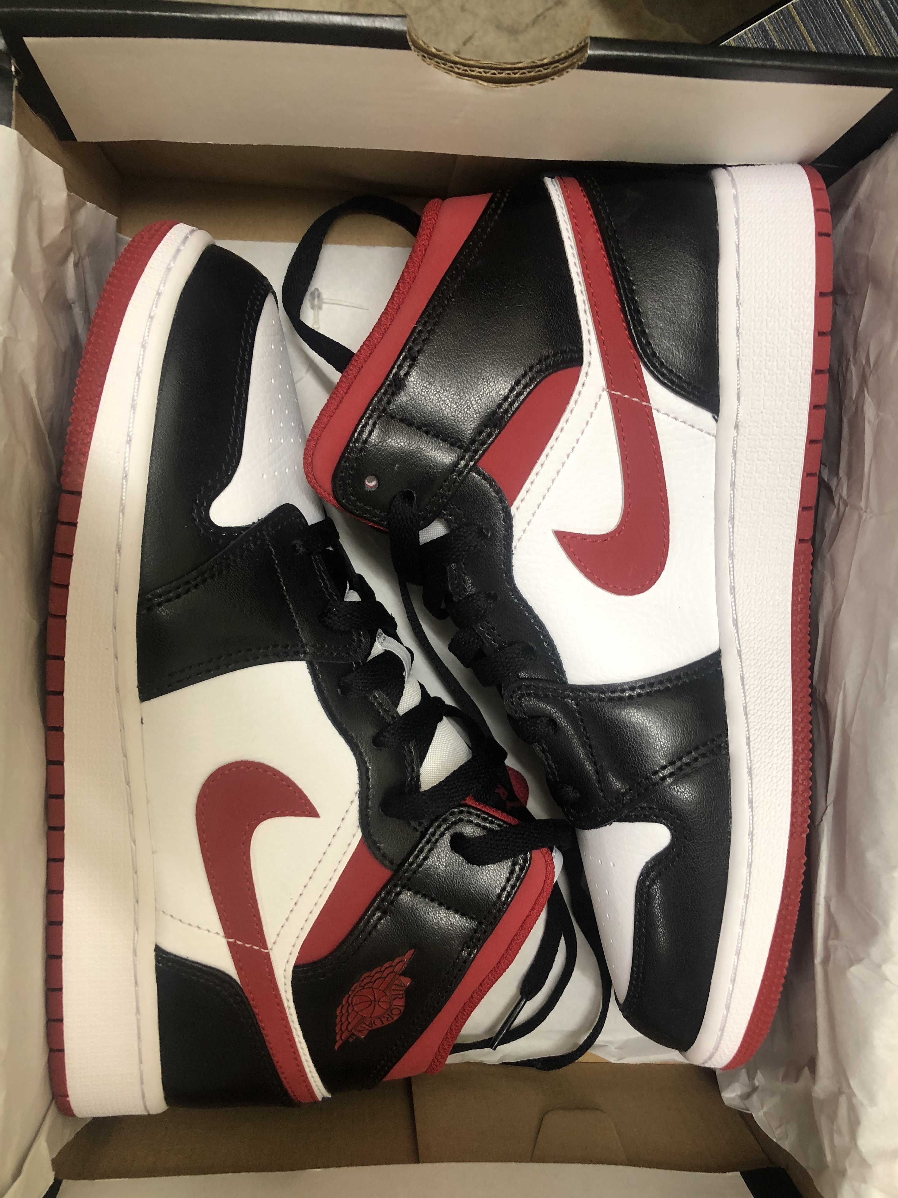 NIKE GS AIR JORDAN 1 MID "WHITE/GYM RED/BLACK"