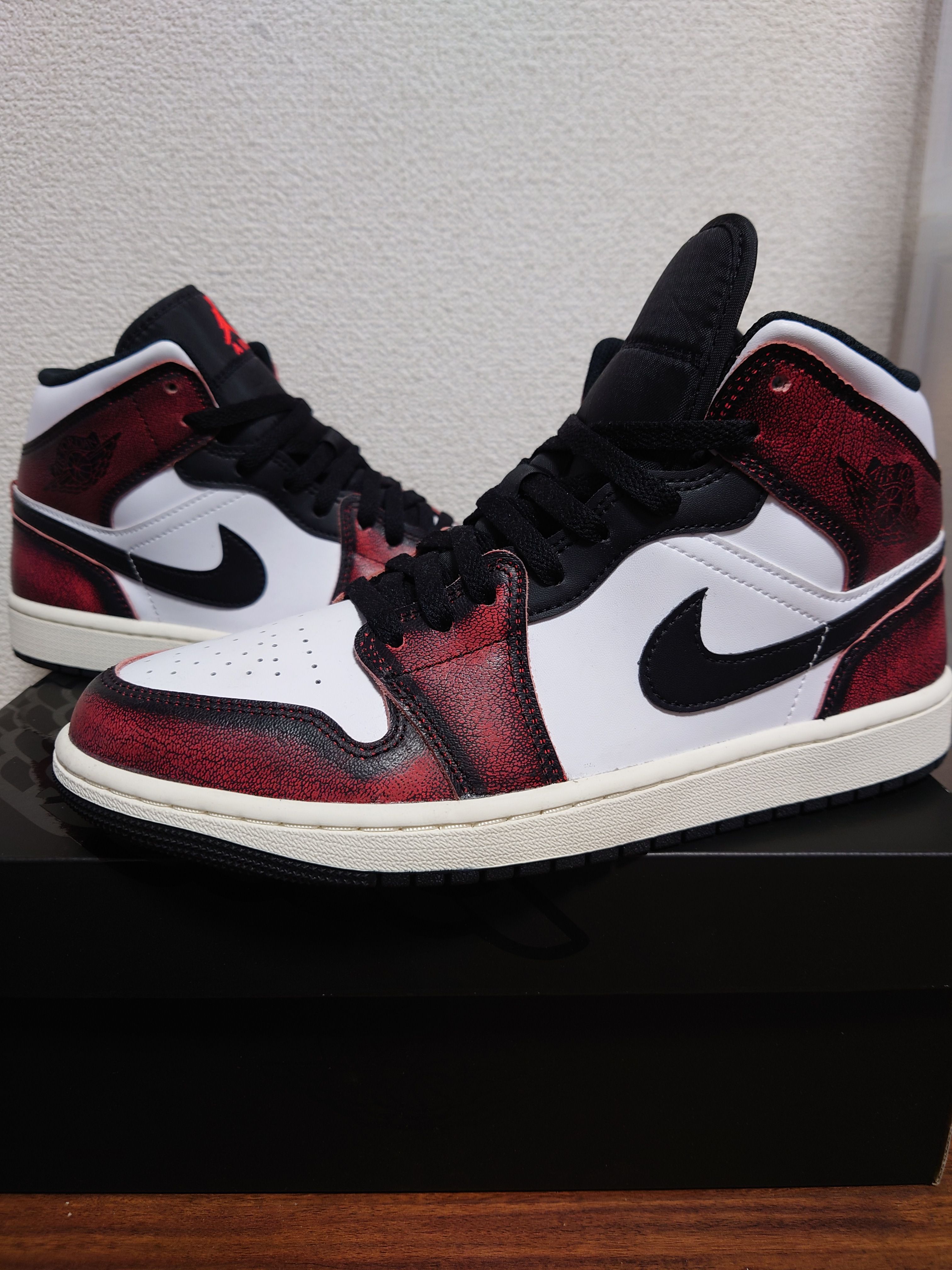 Nike Air Jordan 1 Mid "Wear Away"