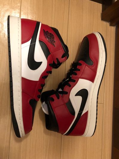 Nike Air Jordan 1 Mid "Chicago Black Toe"