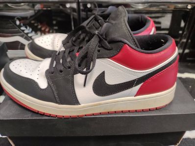 Nike Air Jordan 1 Low "Black Toe"