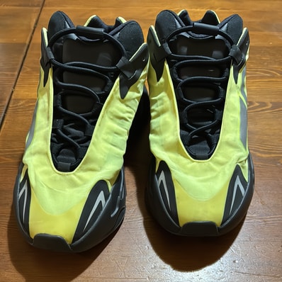 adidas Originals YEEZY Boost 700 MNVN "Phosphor"