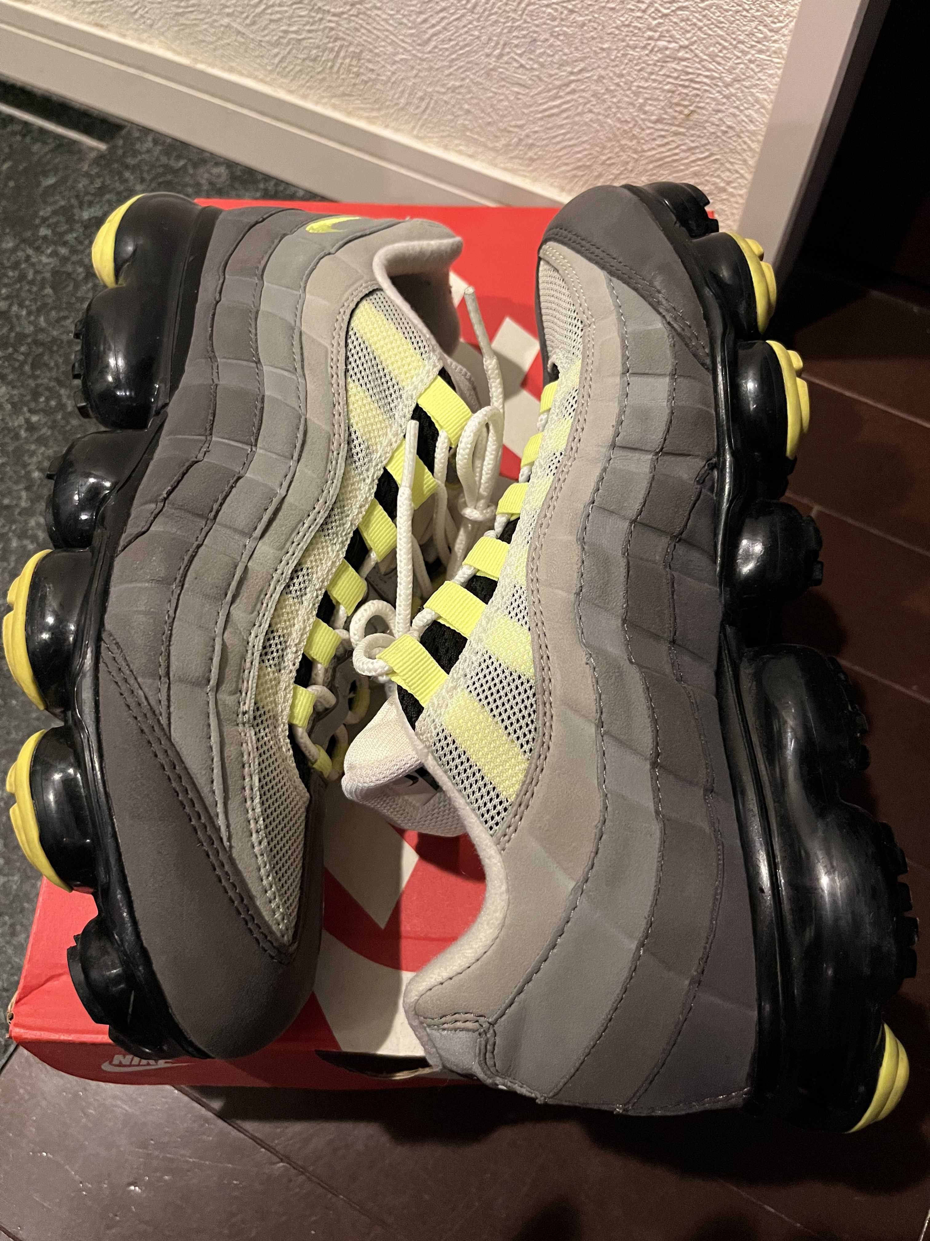 Nike Air Vapormax 95 "Neon"