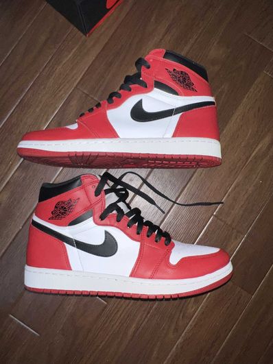 Nike Air Jordan 1 Retro High "Chicago" (2015)