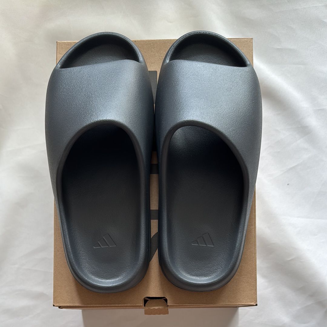 Yeezy Slide (イージー スライド) 人気の新作/中古通販