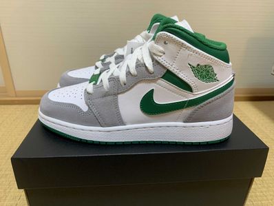 Nike GS Air Jordan 1 Mid SE "White Pine Green Smoke Grey"