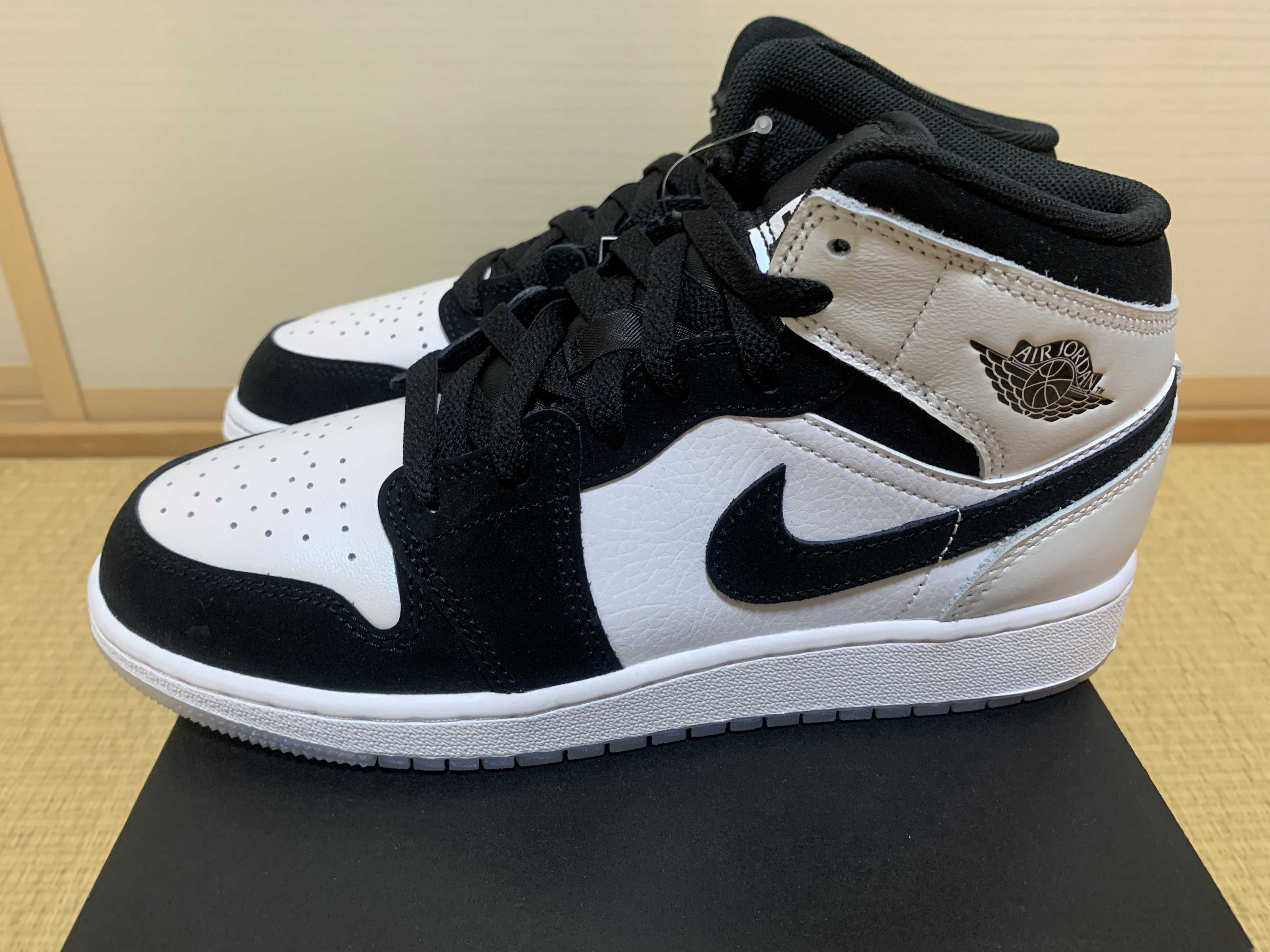 Nike GS Air Jordan 1 Mid "Omega/Black/White"