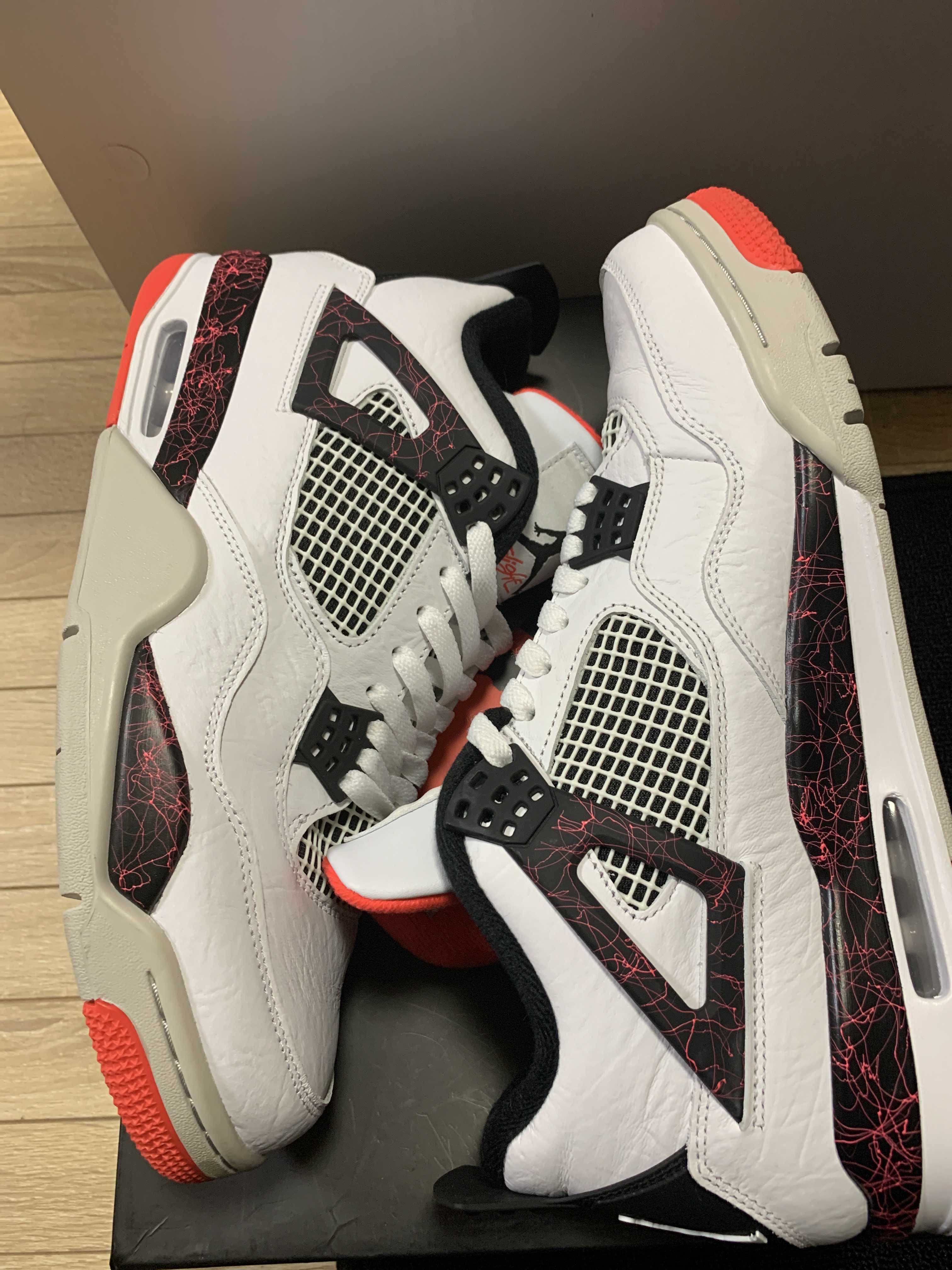 Nike Air Jordan 4 Retro "Flight Nostalgia"